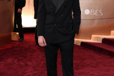 Charlie Hunnam in Saint Laurent to The 83rd Golden Globes