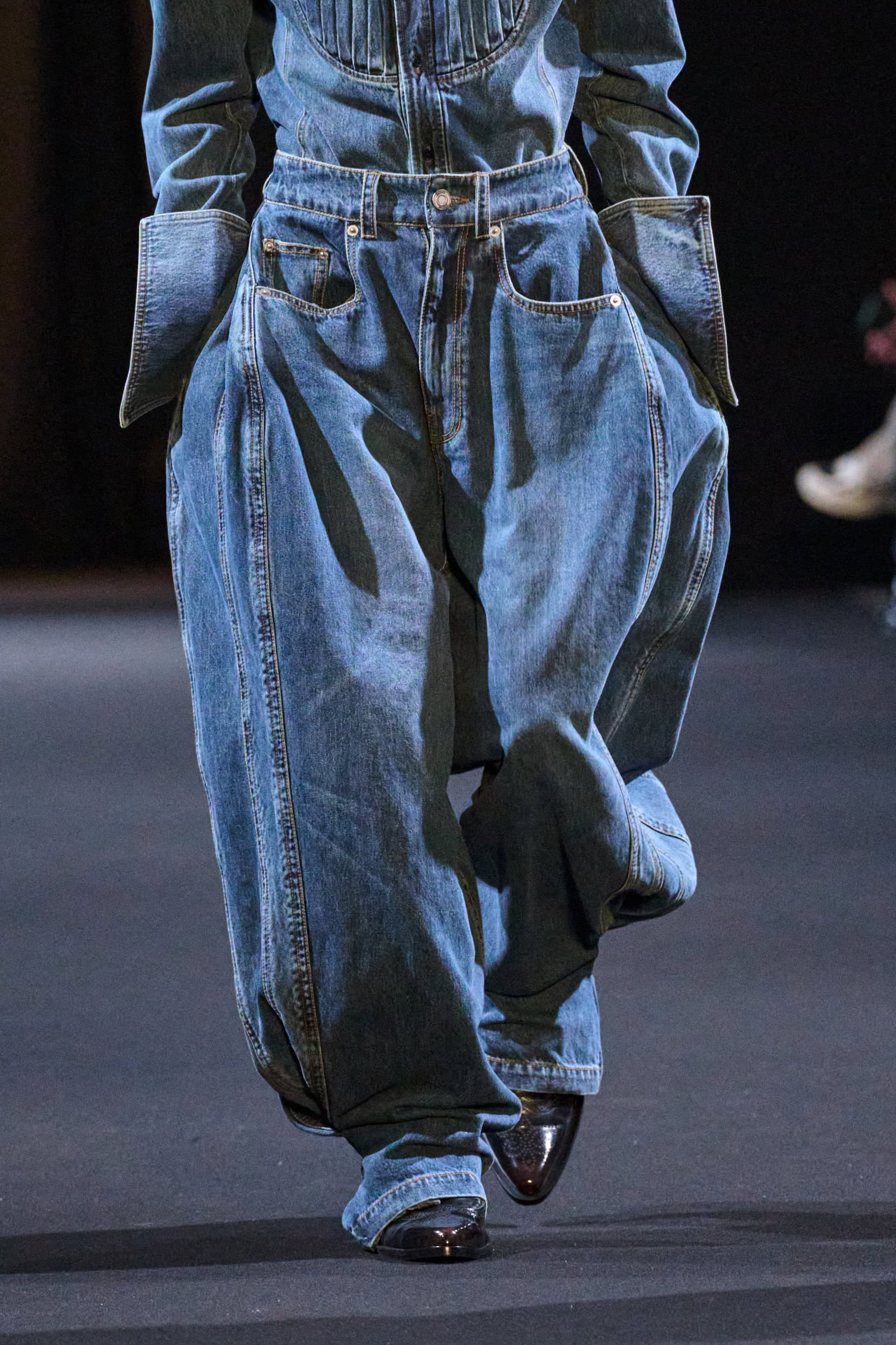 Juun.j Fall 2026 Men’s Fashion Show Details