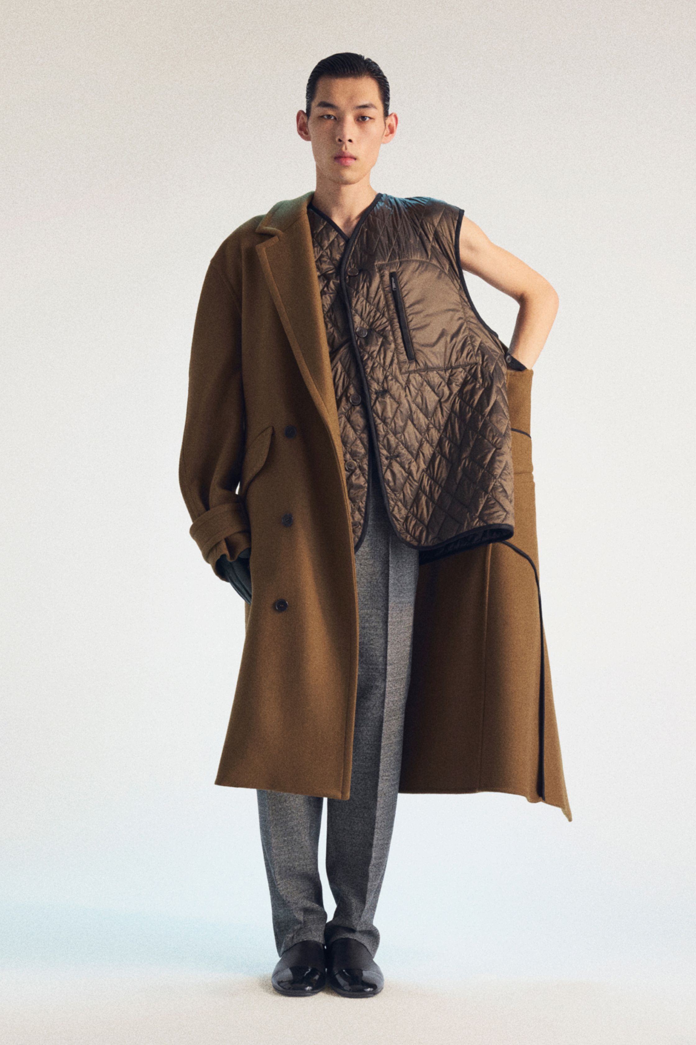 最終価格ランバン LANVIN 11AWルカ期 スーツ生地ウールダウンコート44 Designer Pre-Fall 2026 Collection | The Impression