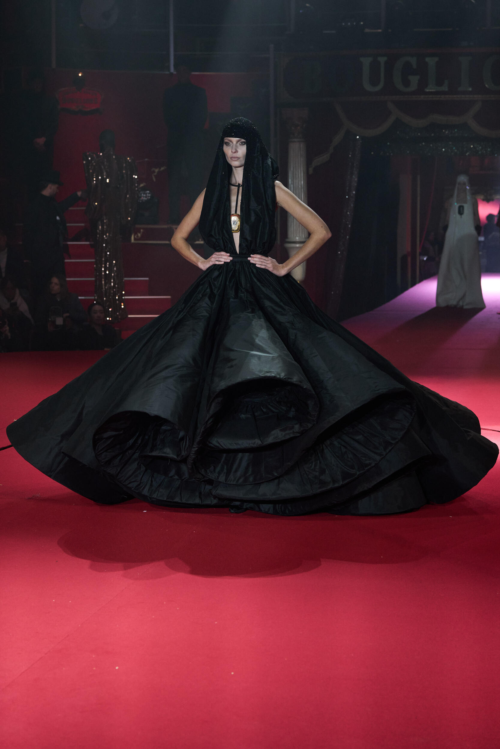 Stephane Rolland Spring 2026 Couture Fashion Show