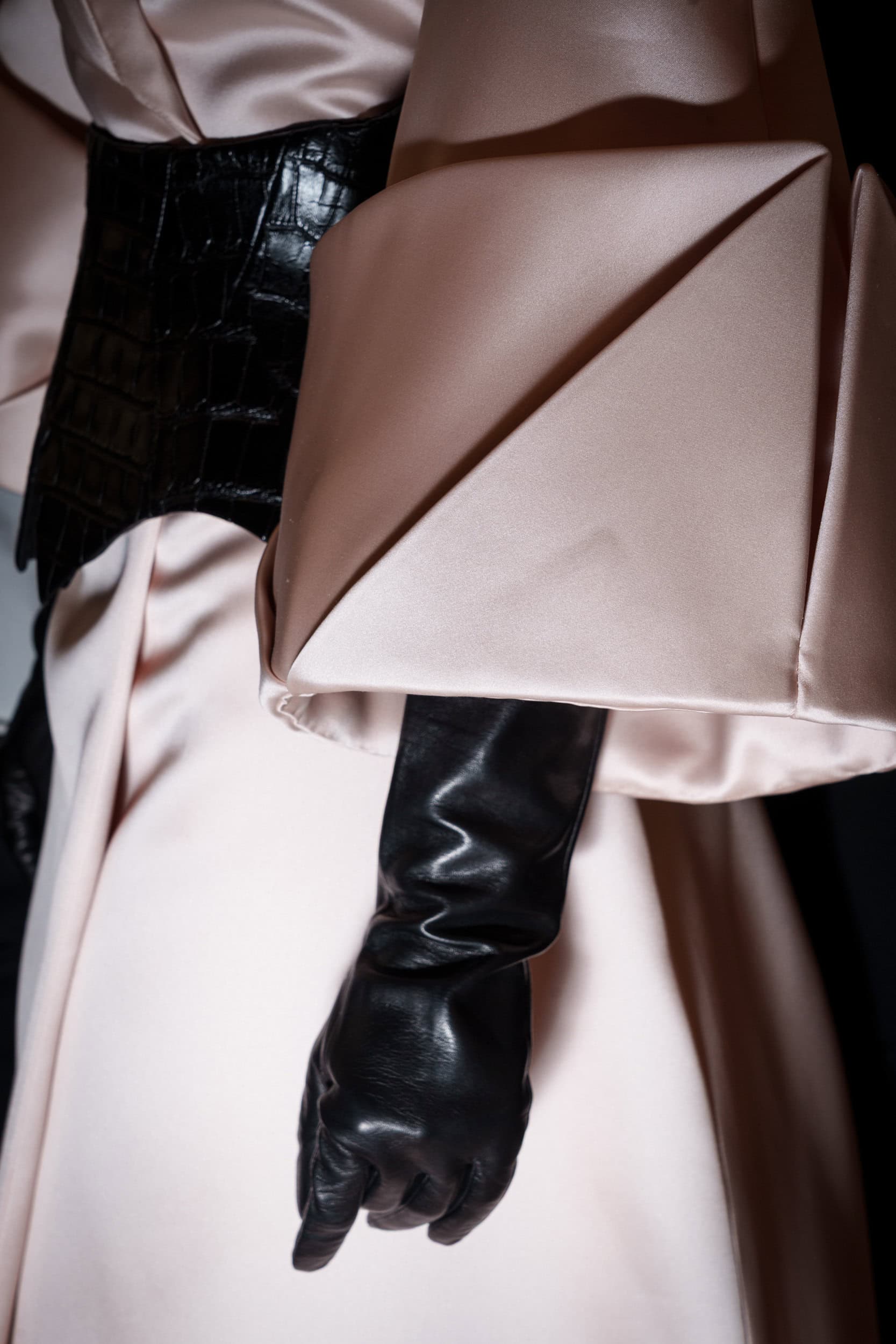 Tamara Ralph Spring 2026 Couture Fashion Show Backstage