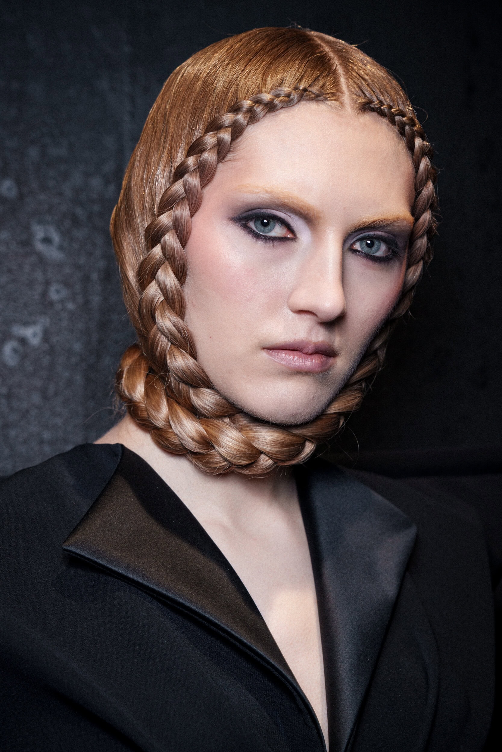 Viktor&rolf Spring 2026 Couture Fashion Show Backstage