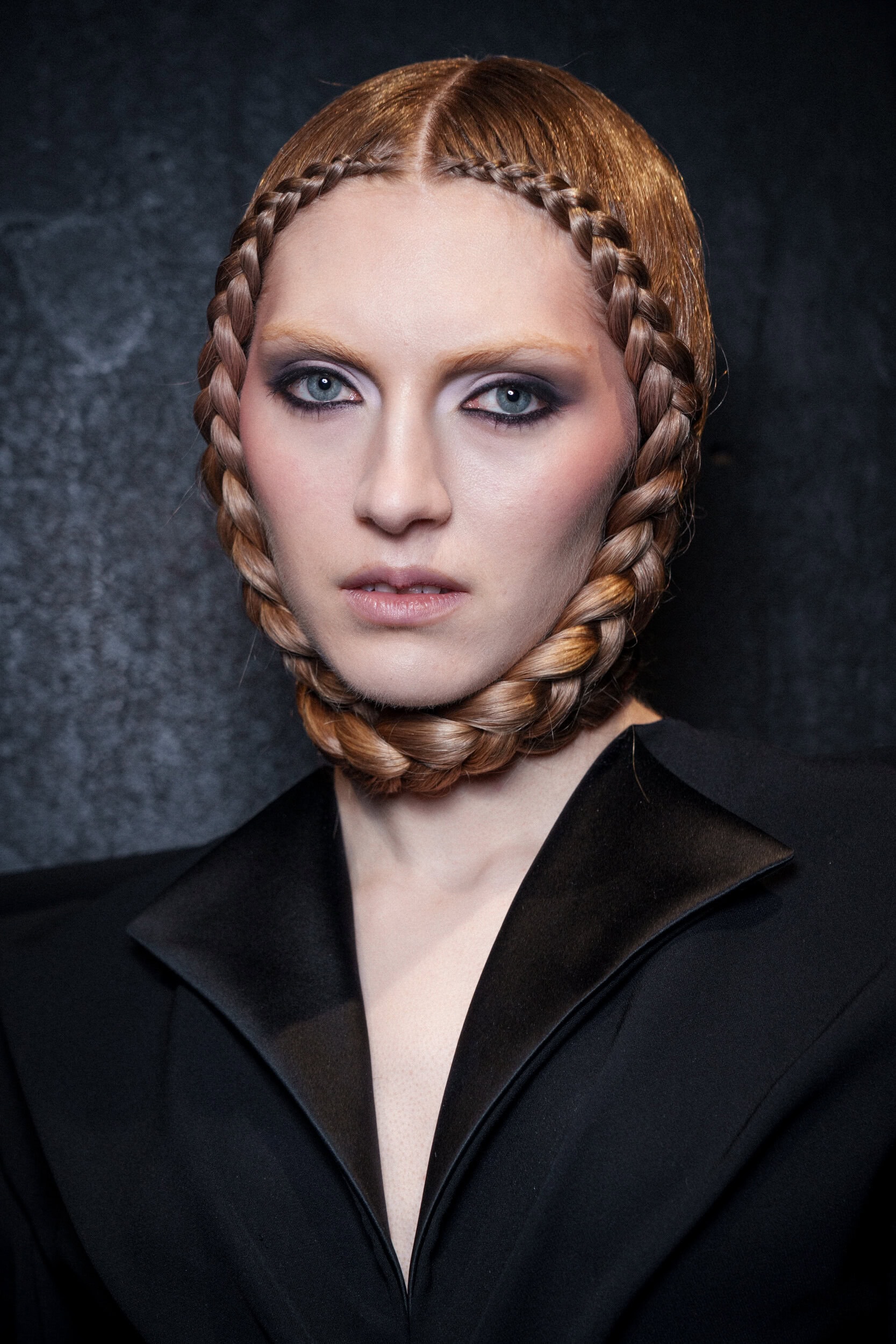 Viktor&rolf Spring 2026 Couture Fashion Show Backstage