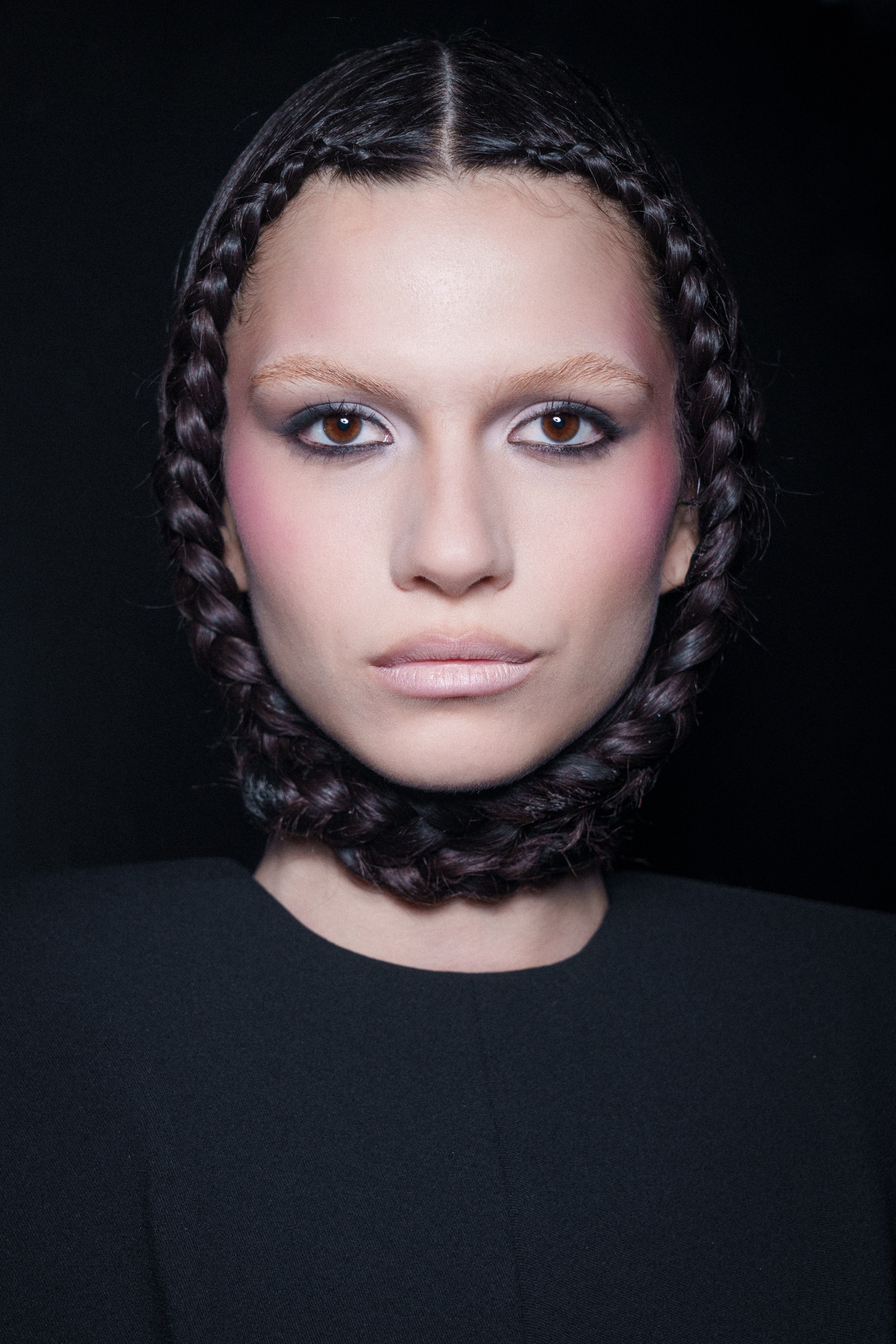 Viktor&rolf Spring 2026 Couture Fashion Show Backstage