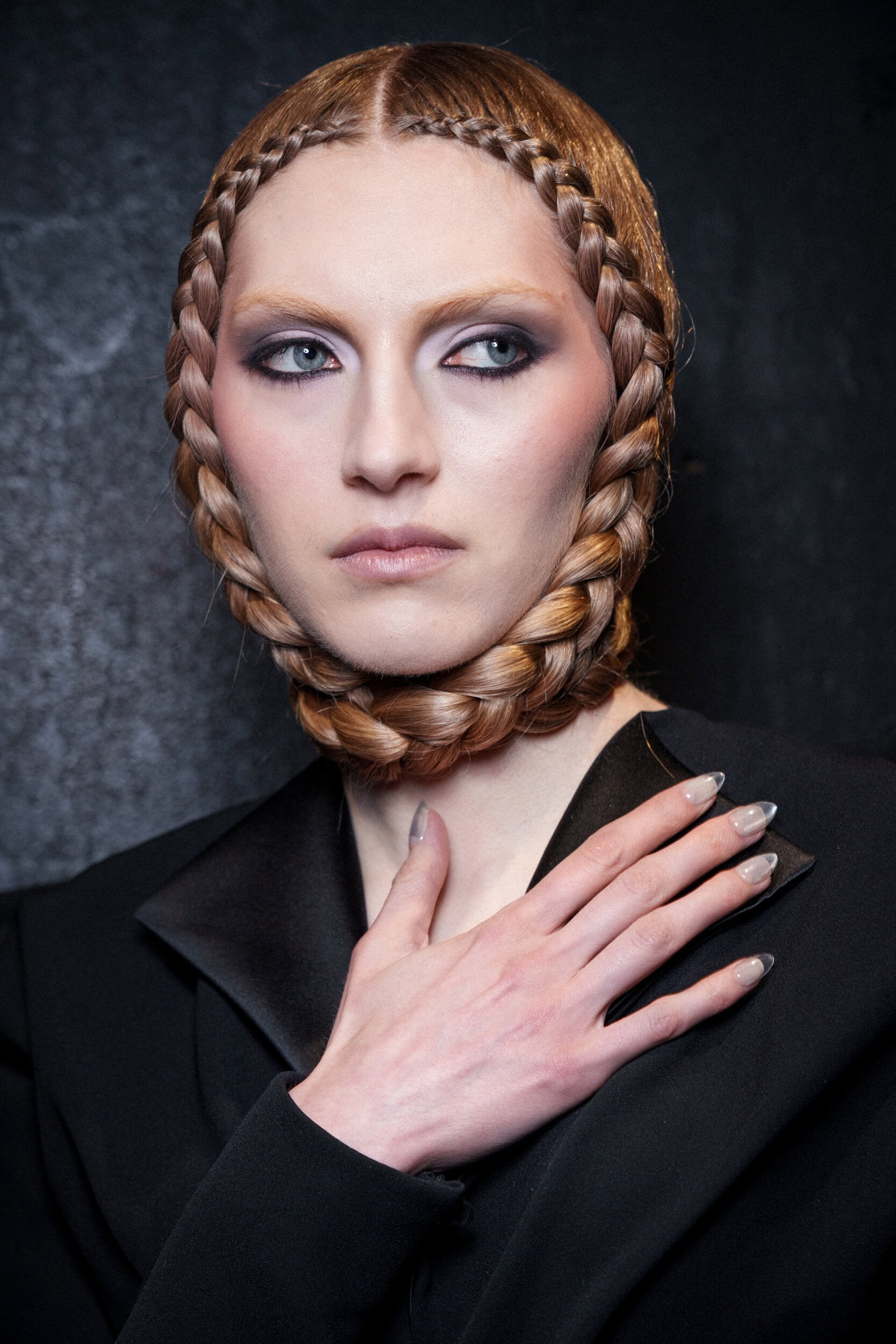 Viktor&rolf Spring 2026 Couture Fashion Show Backstage