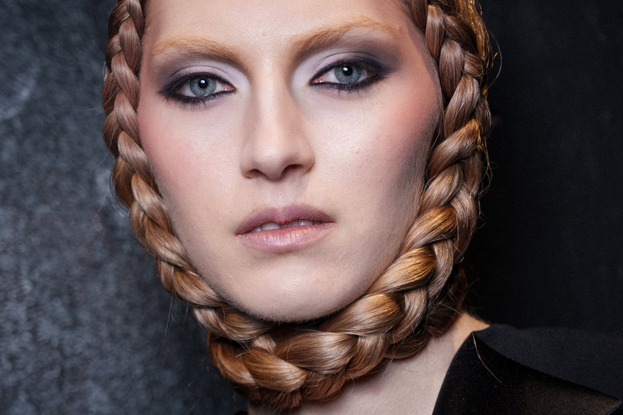 Viktor&rolf Spring 2026 Couture Fashion Show Backstage