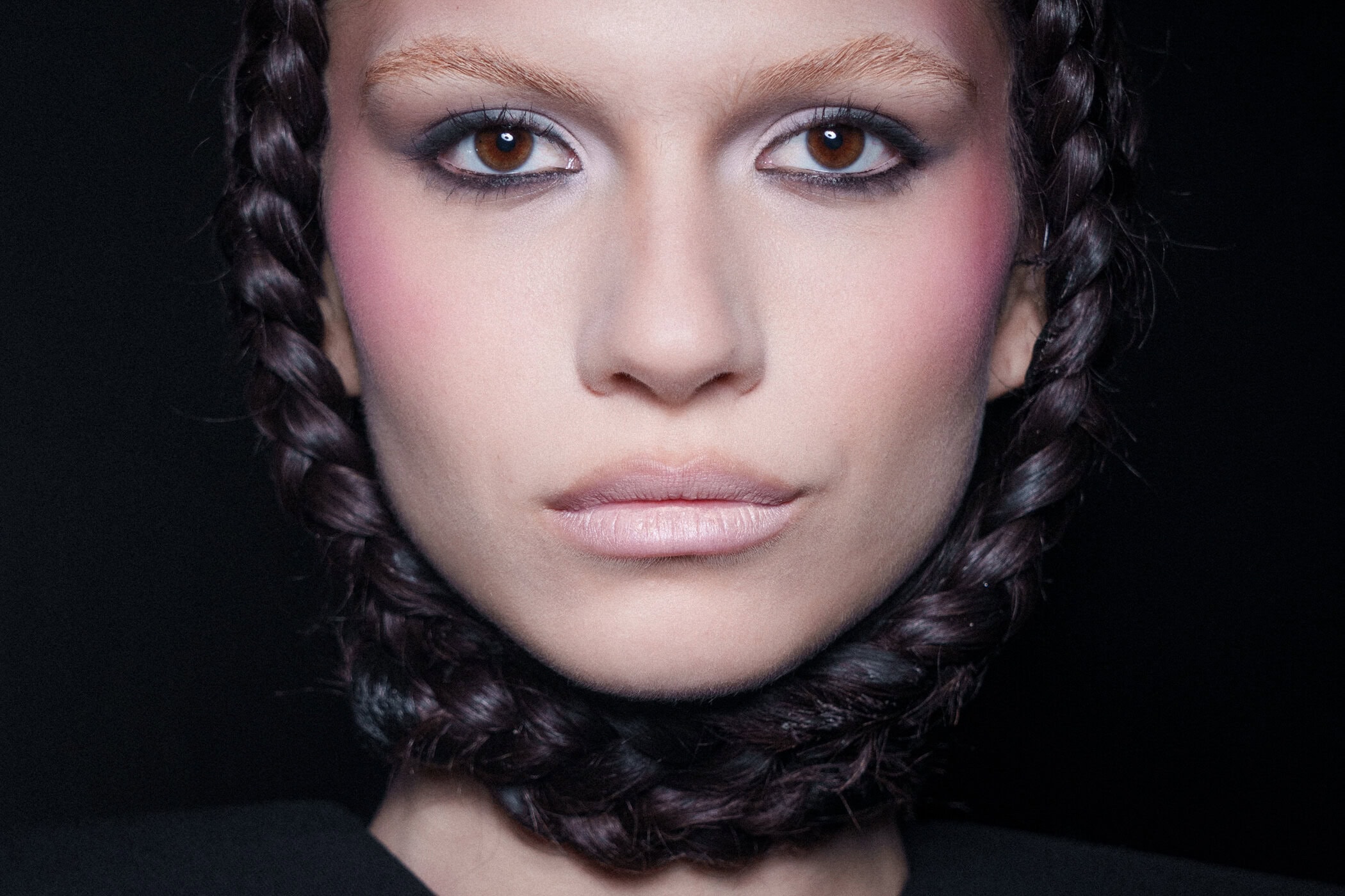 Viktor&rolf Spring 2026 Couture Fashion Show Backstage