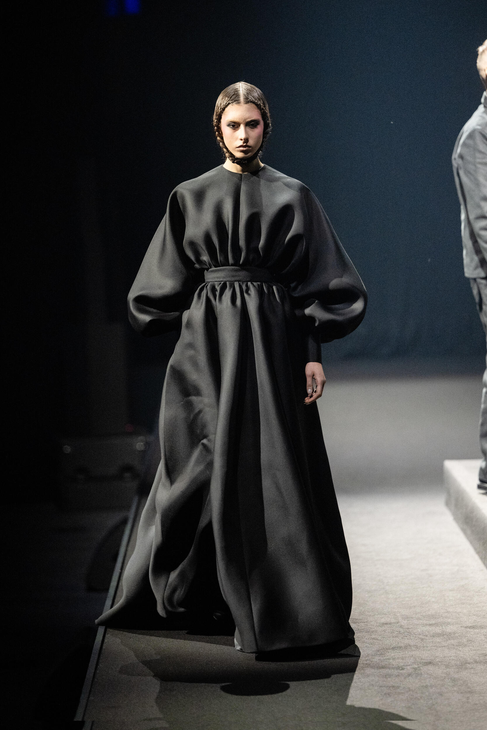 Viktor&rolf Spring 2026 Couture Fashion Show