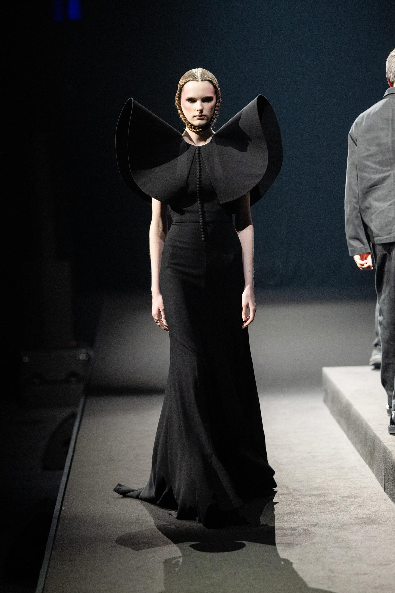 Viktor&rolf Spring 2026 Couture Fashion Show