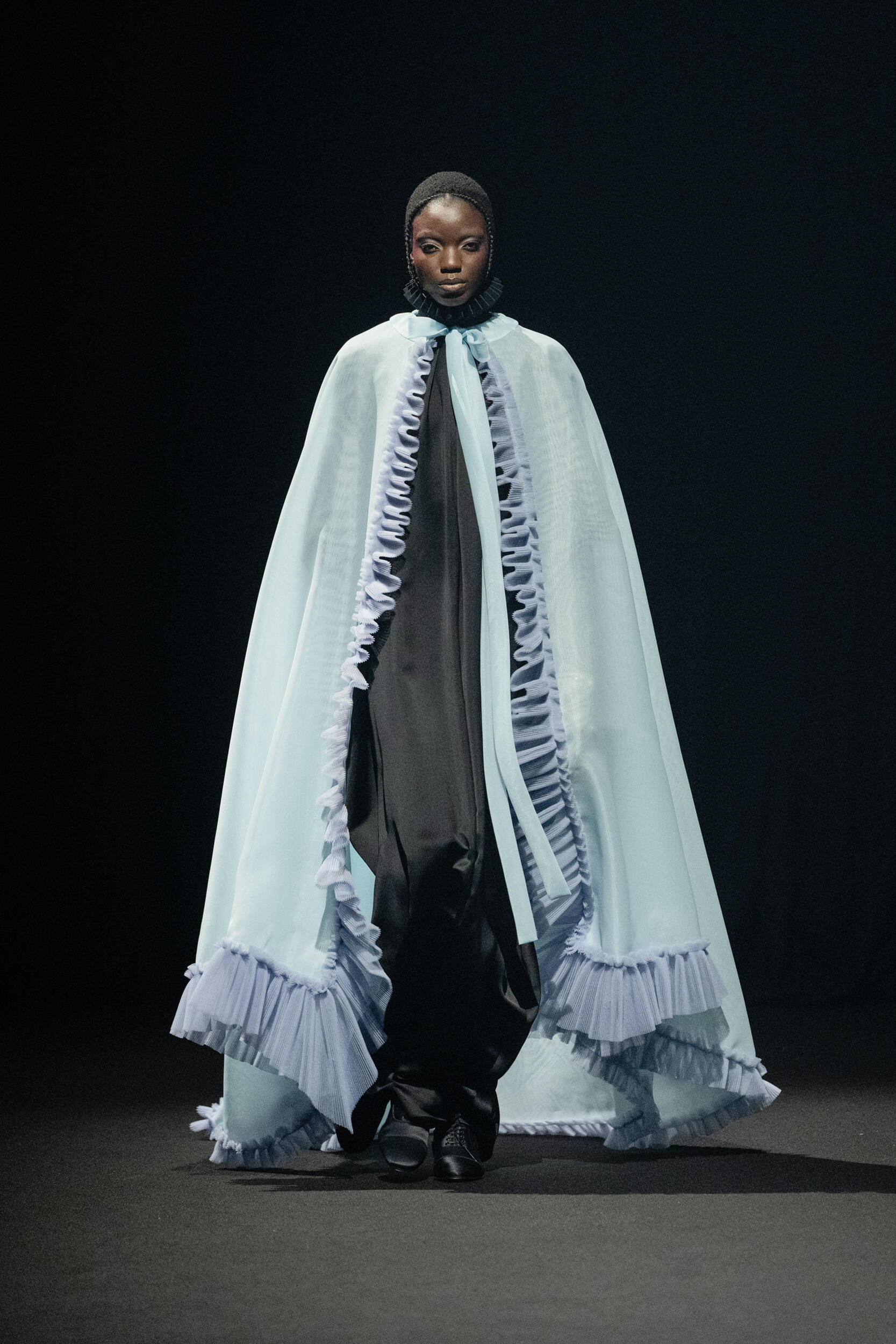 Viktor&rolf Spring 2026 Couture Fashion Show