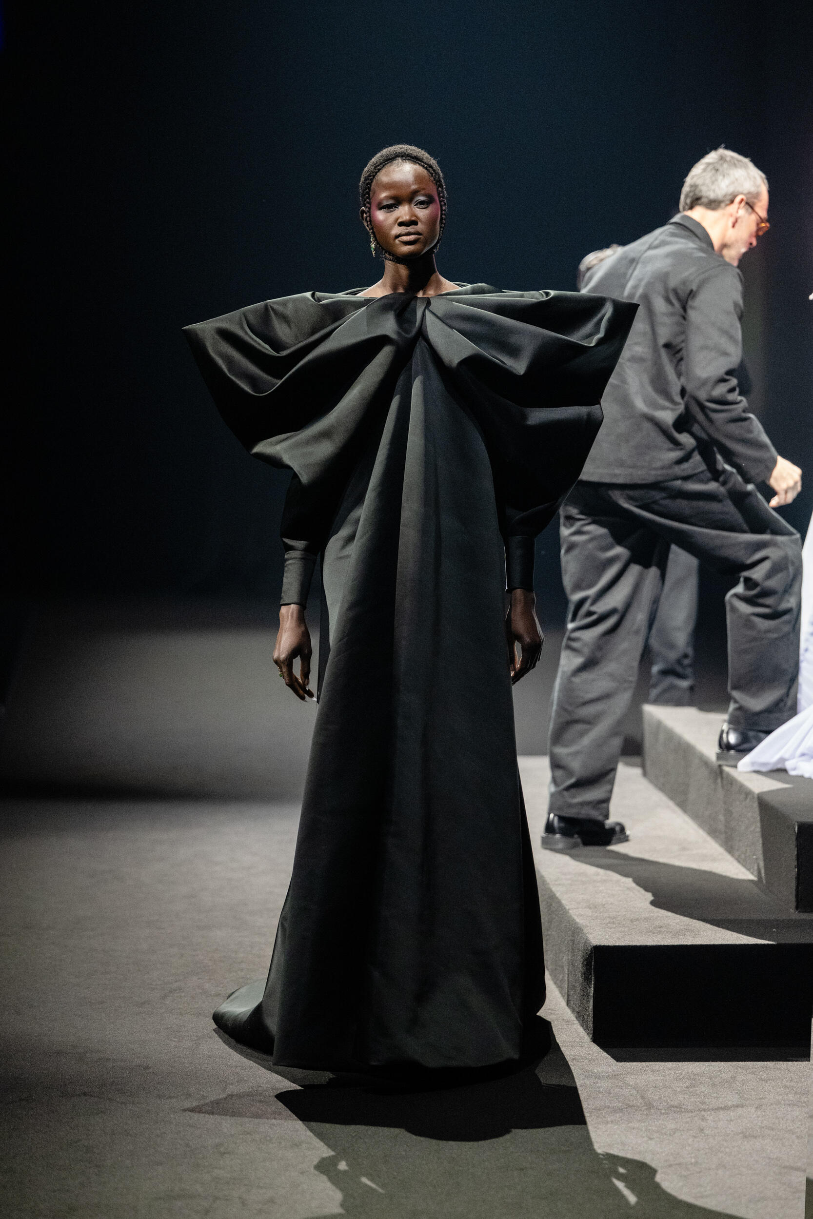 Viktor&rolf Spring 2026 Couture Fashion Show