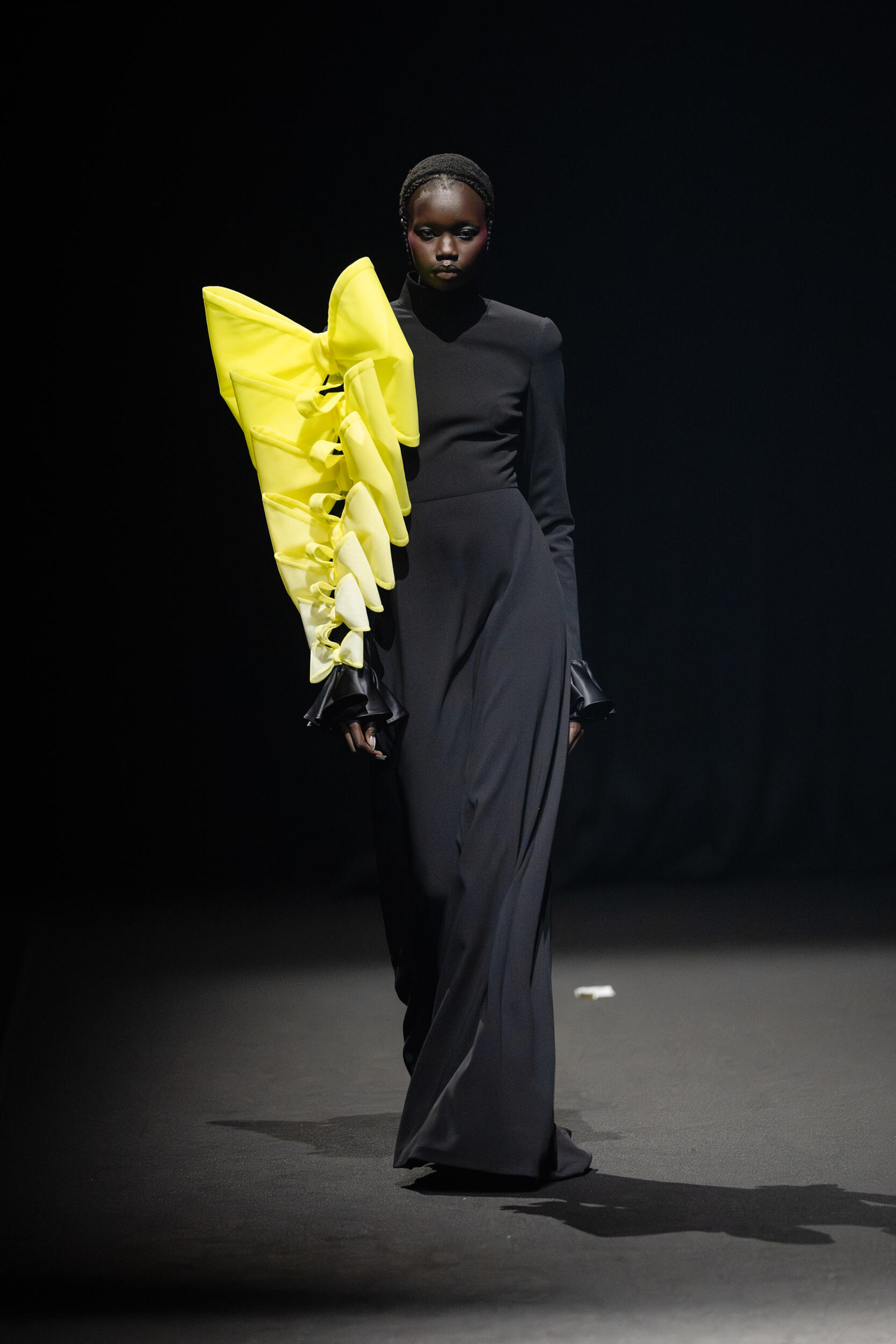 Viktor&rolf Spring 2026 Couture Fashion Show