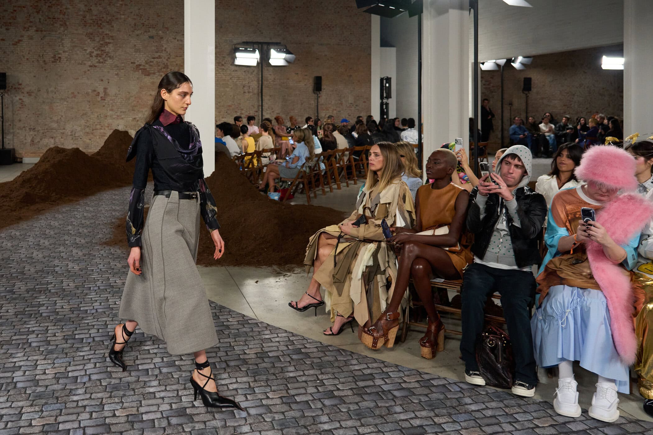 Moschino Fall 2026 Fashion Show Atmosphere