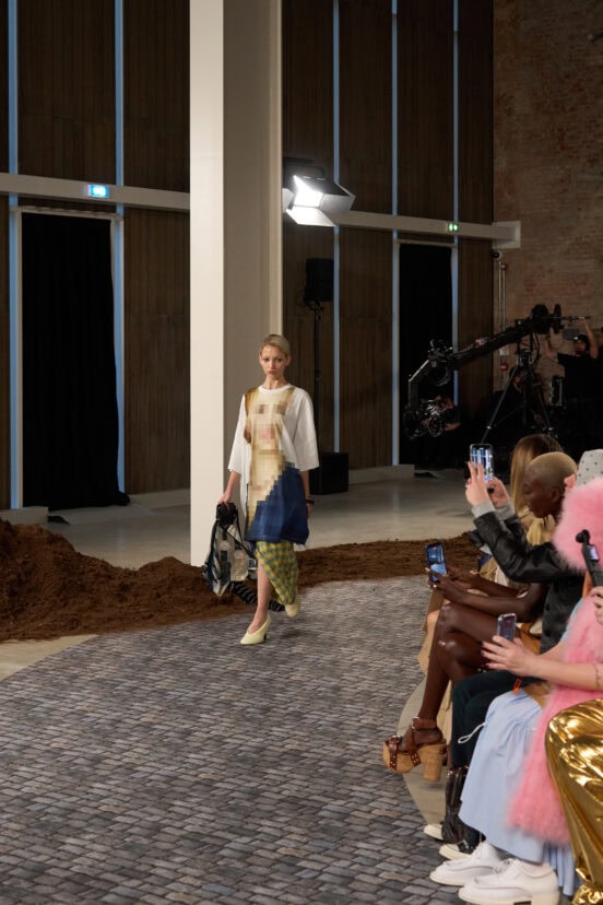 Moschino Fall 2026 Fashion Show Atmosphere