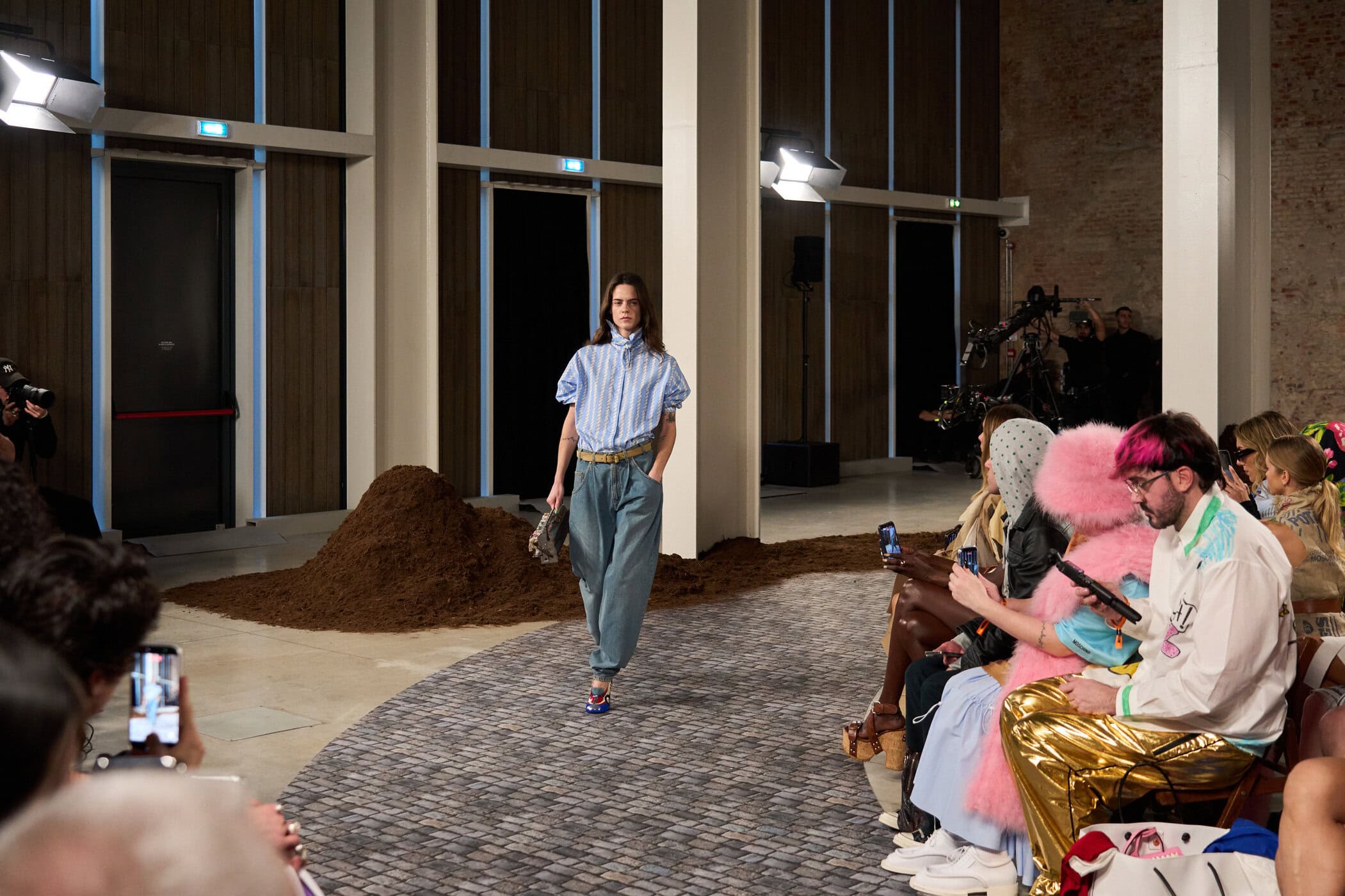 Moschino Fall 2026 Fashion Show Atmosphere