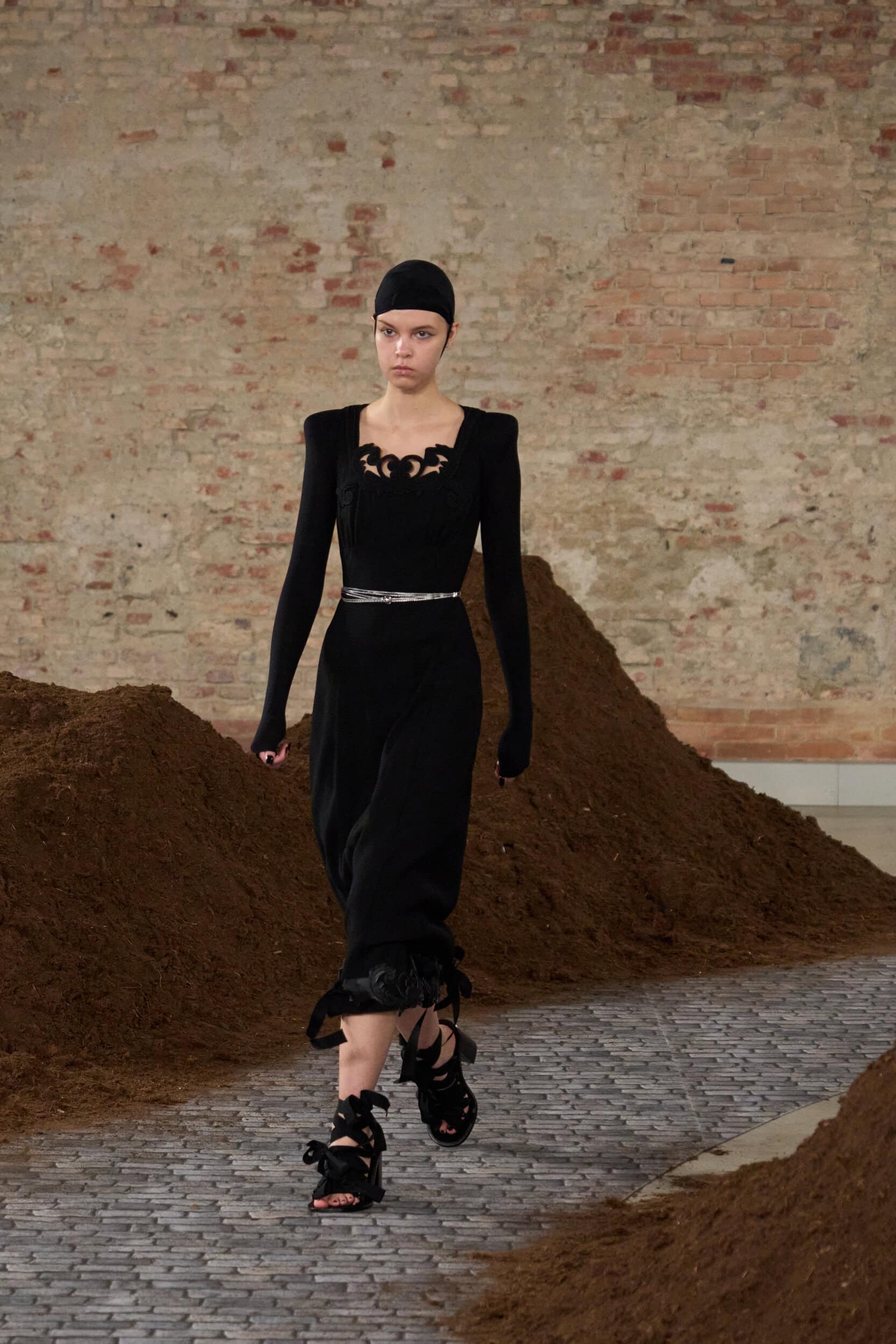 Moschino Fall 2026 Fashion Show Atmosphere