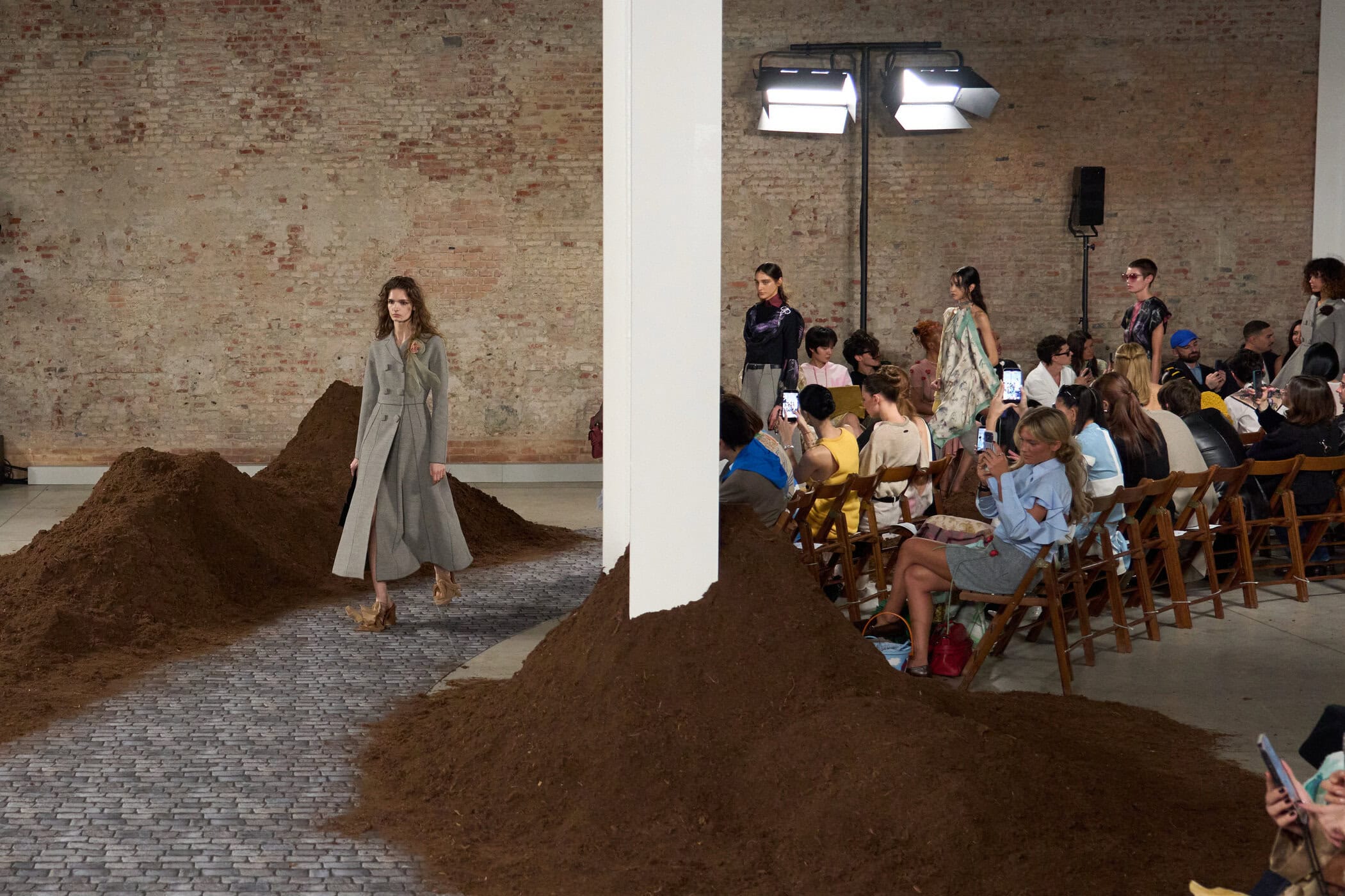 Moschino Fall 2026 Fashion Show Atmosphere