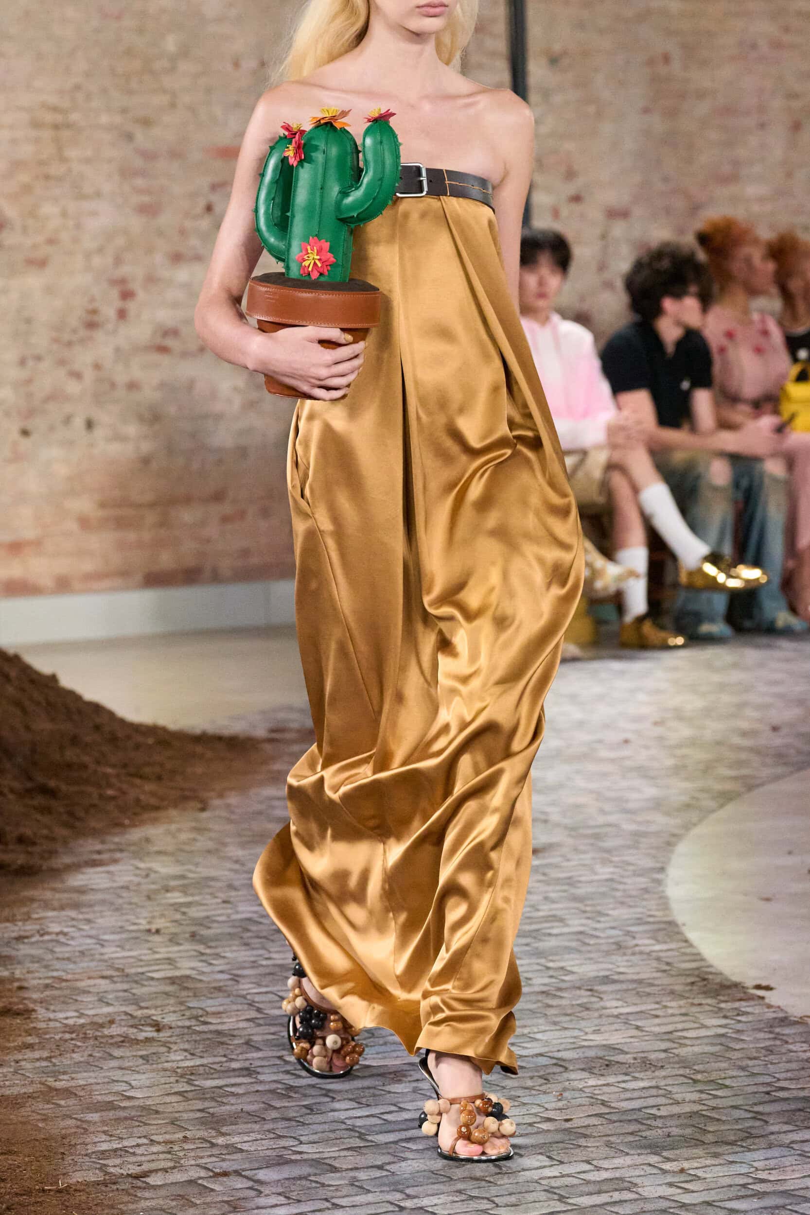 Moschino Fall 2026 Fashion Show Details