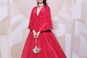 Anne Hathaway wears Valentino at The Bvlgari Eclettica High Jewelry and High-End Watches event