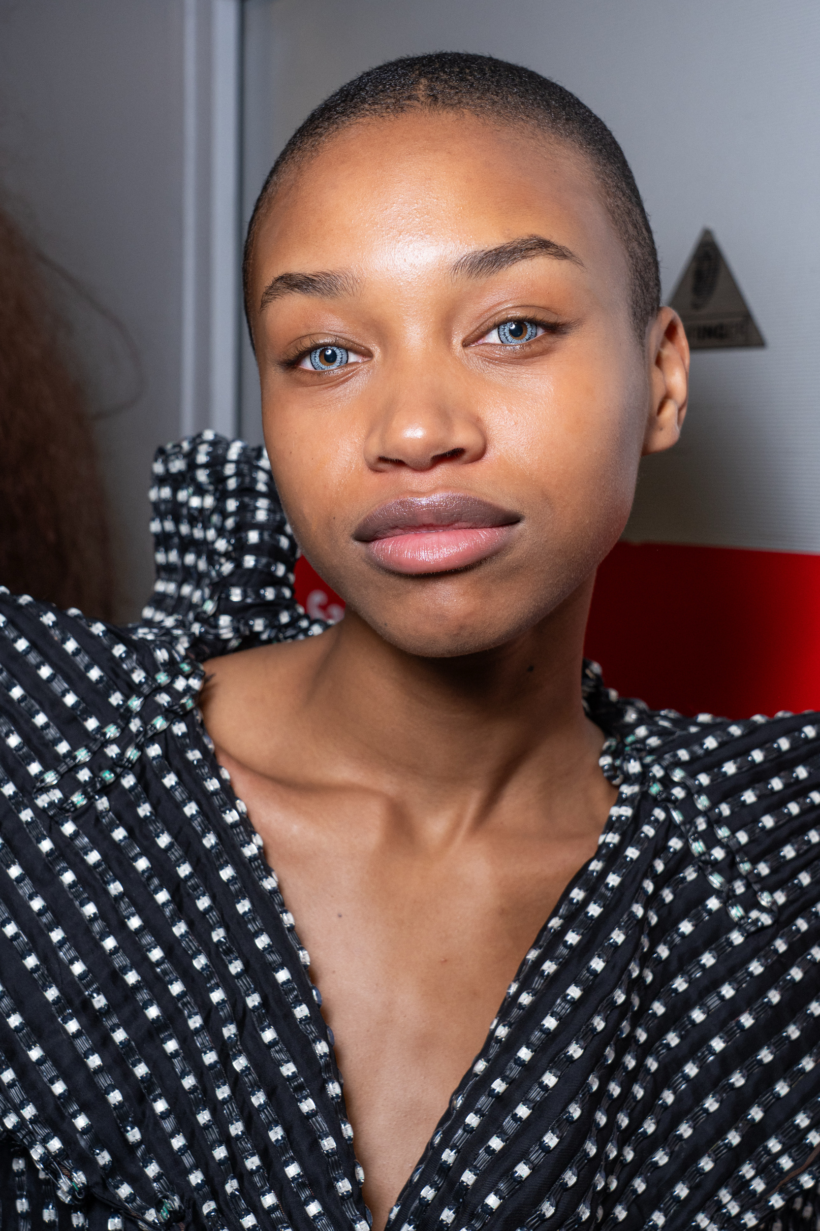 Anrealage Fall 2026 Fashion Show Backstage