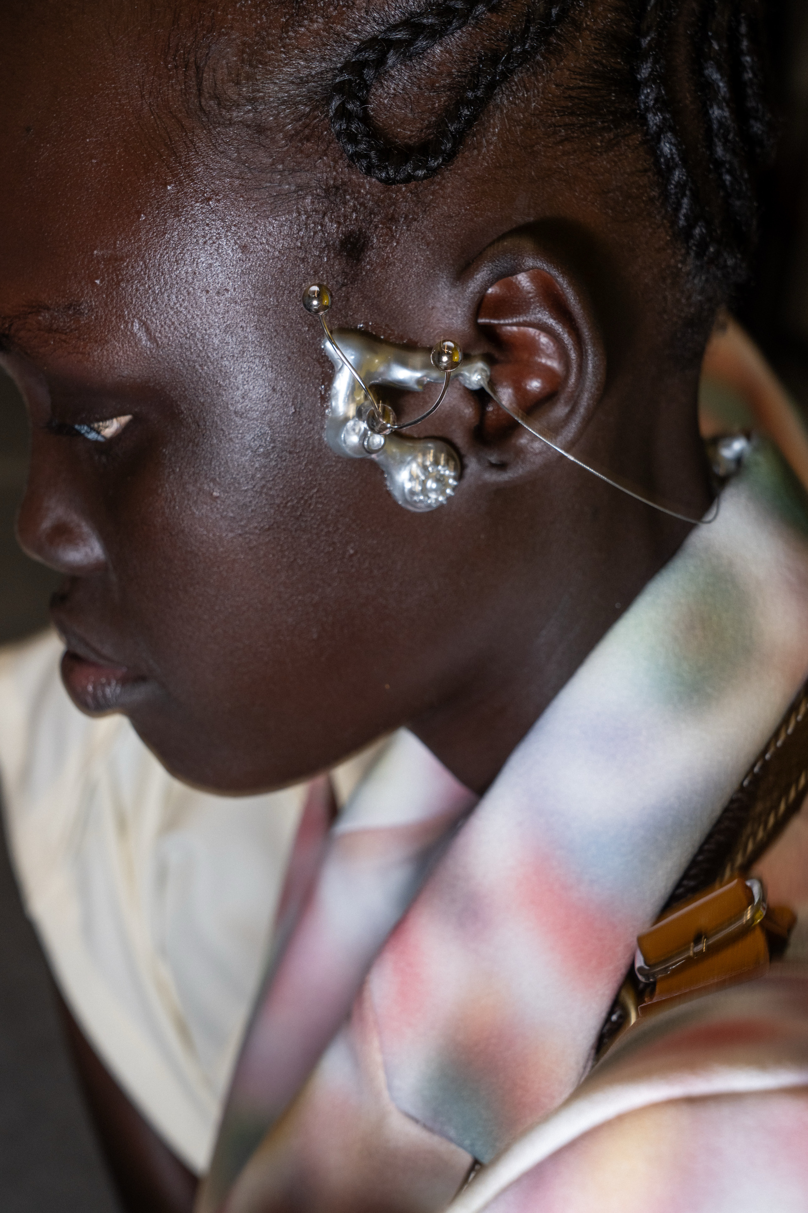 Anrealage Fall 2026 Fashion Show Backstage