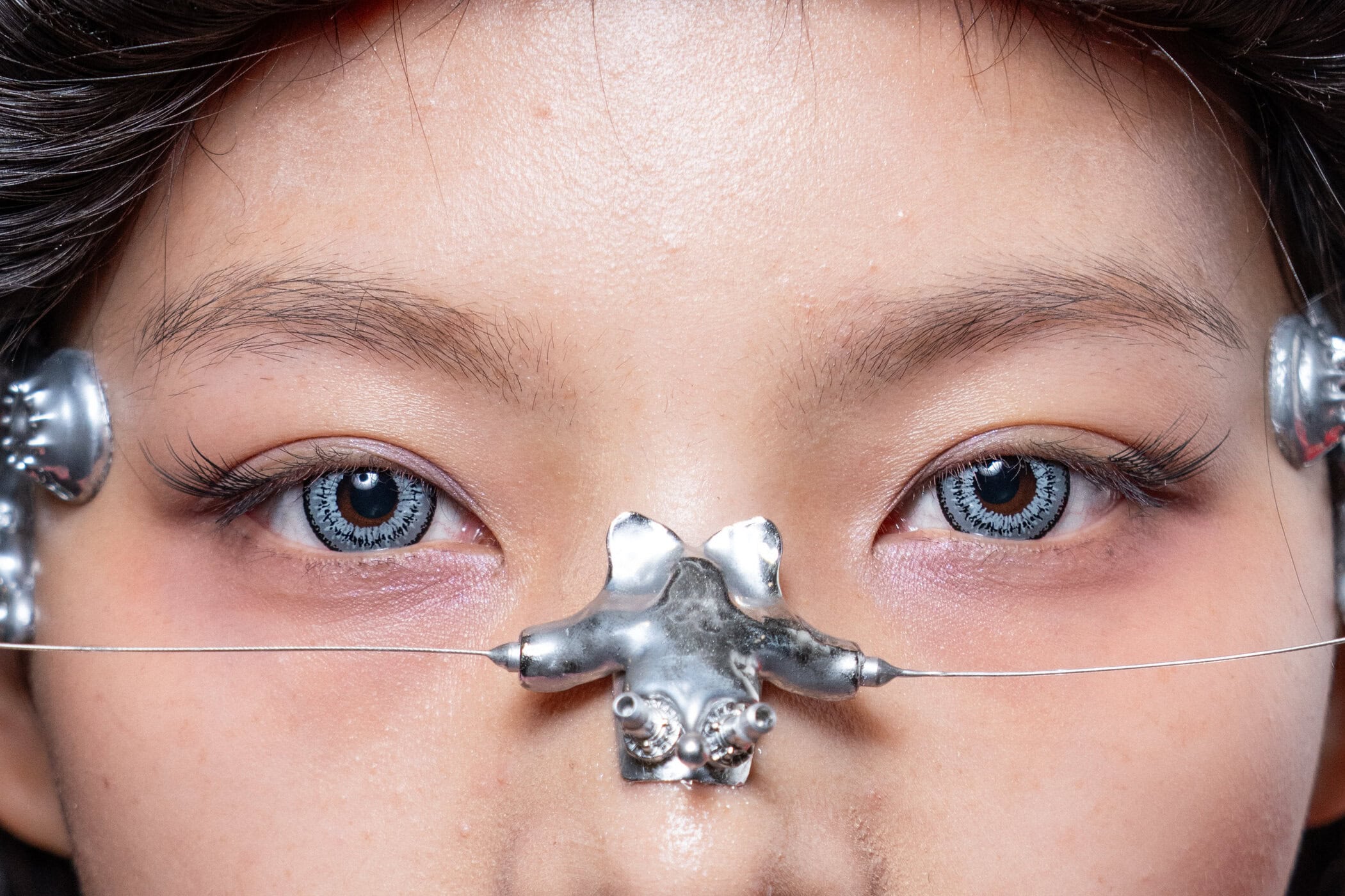 Anrealage Fall 2026 Fashion Show Backstage