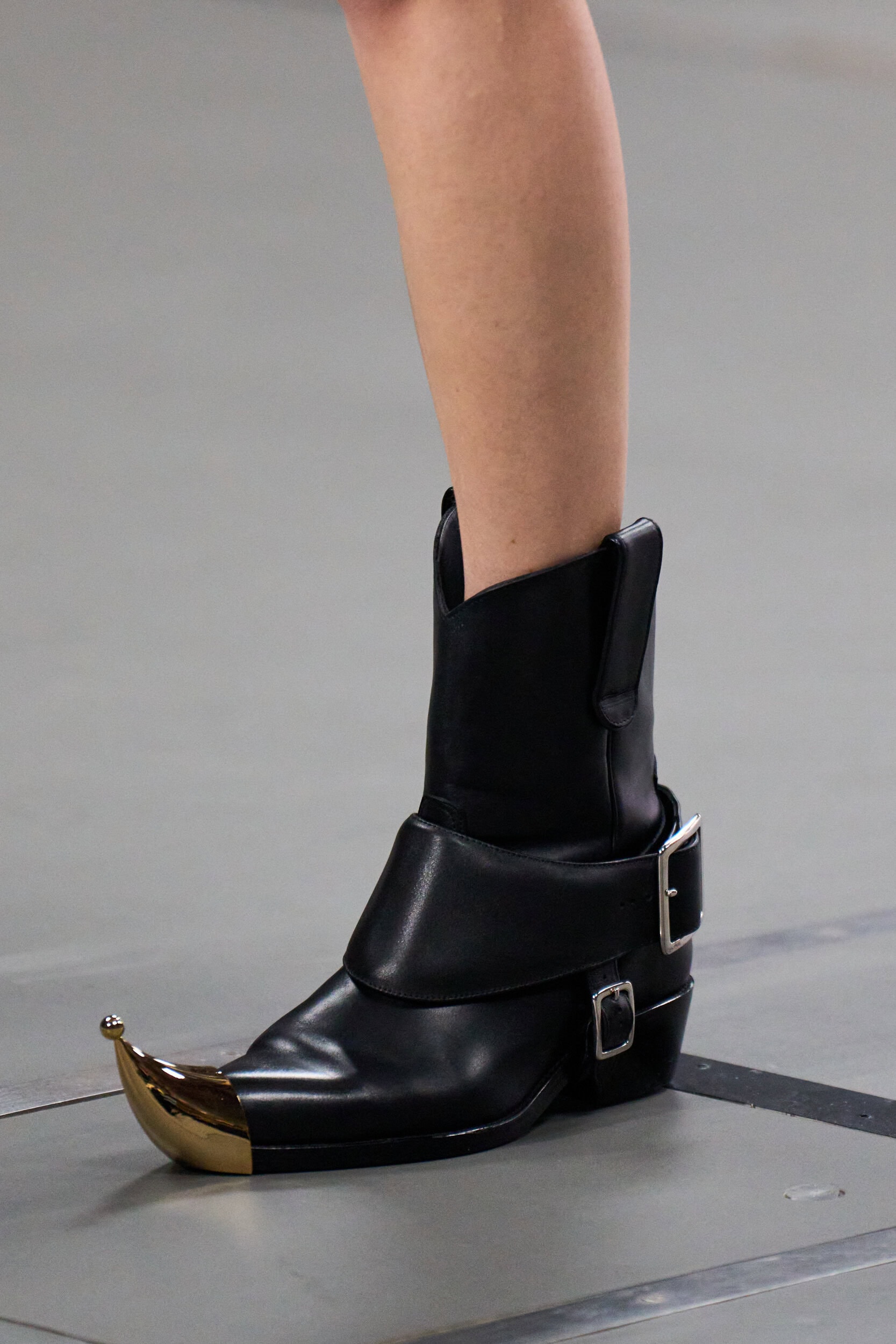 Anrealage Fall 2026 Fashion Show Details