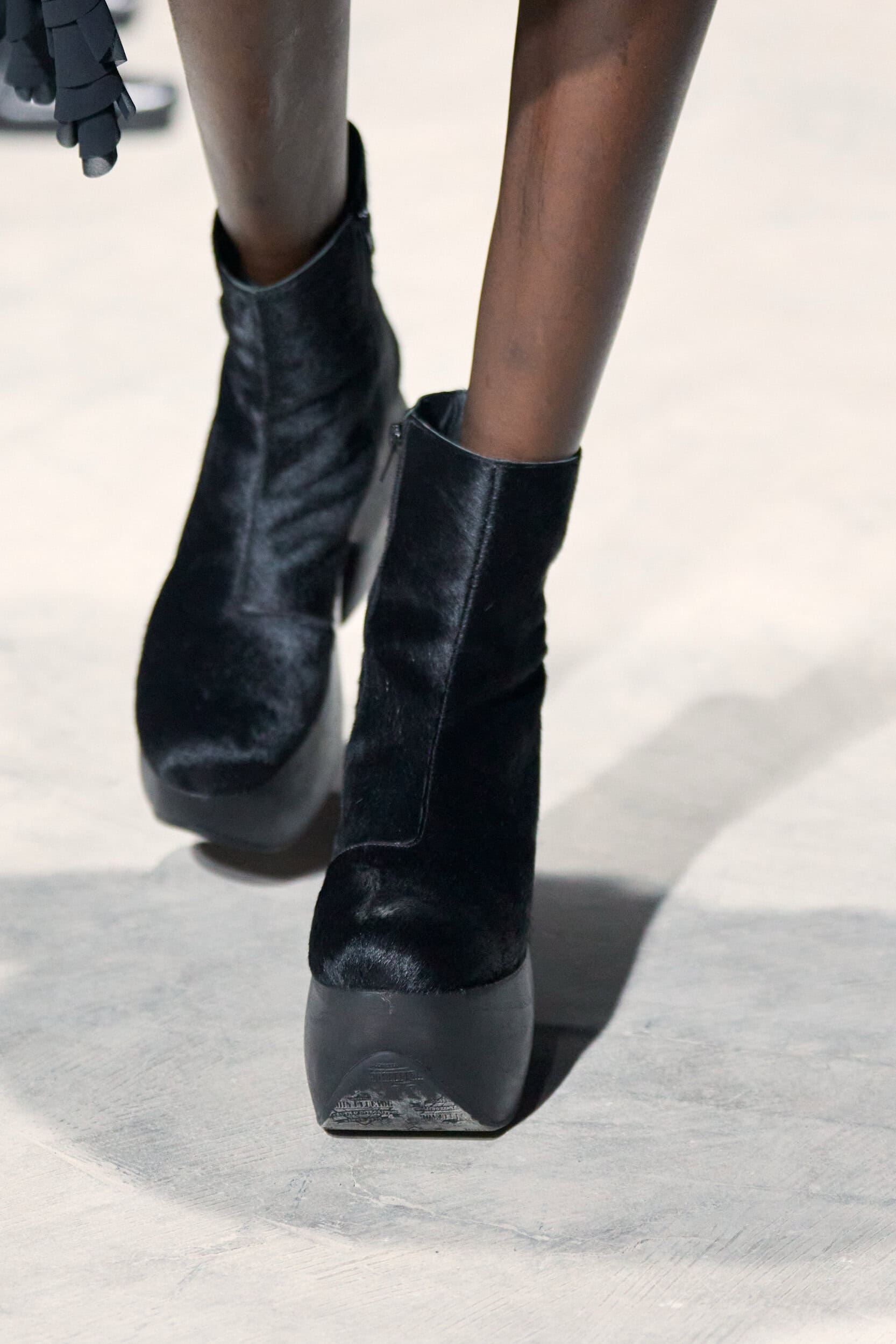 Comme Des Garcons Fall 2026 Fashion Show Details