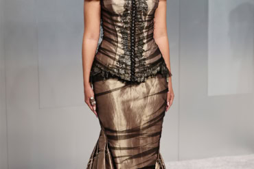 Isha Ambani Wears Custom Dilara Findikoglu to the Vanity Fair Oscars Party