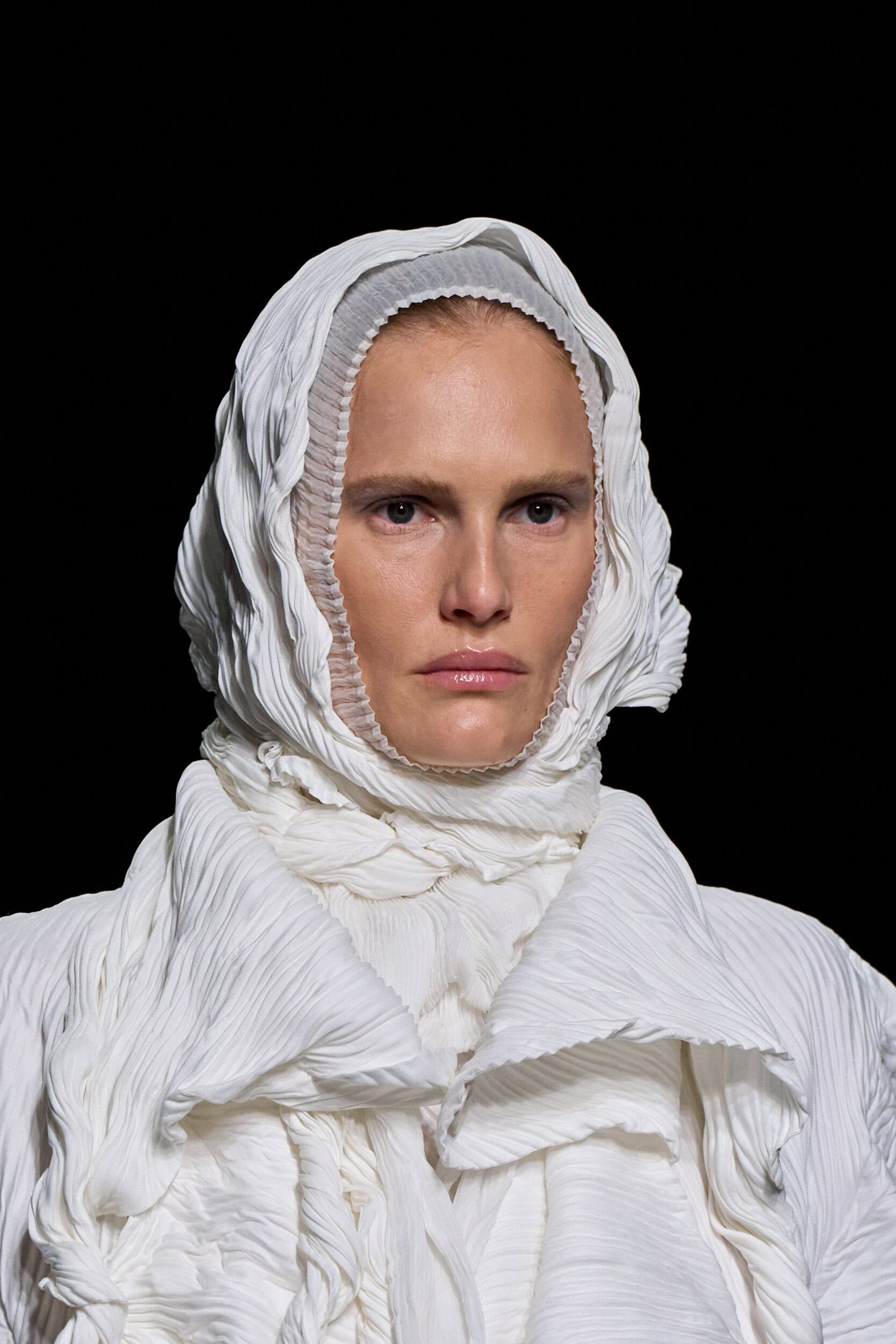 Issey Miyake Fall 2026 Fashion Show Details