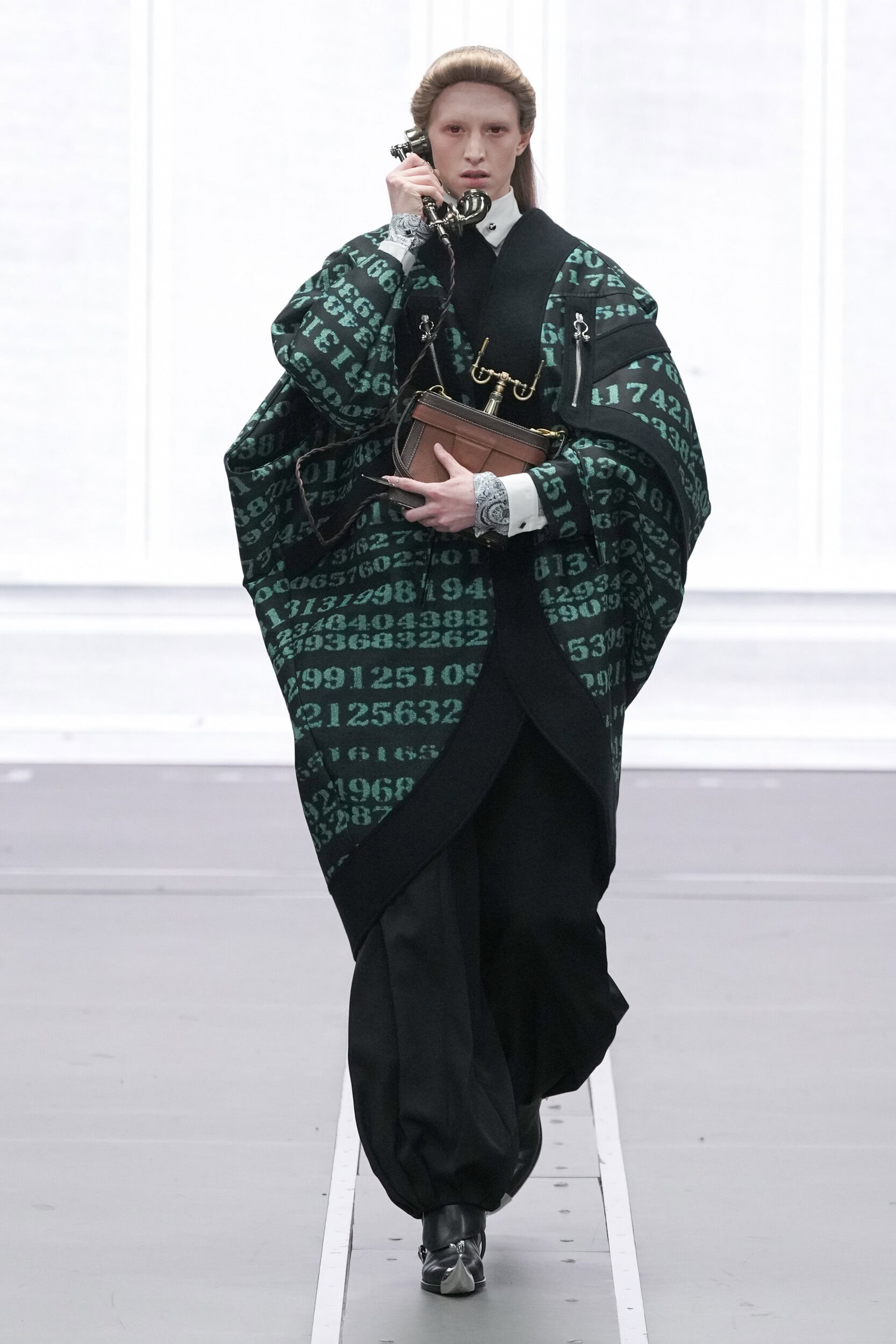 Anrealage Fall 2026 Fashion Show