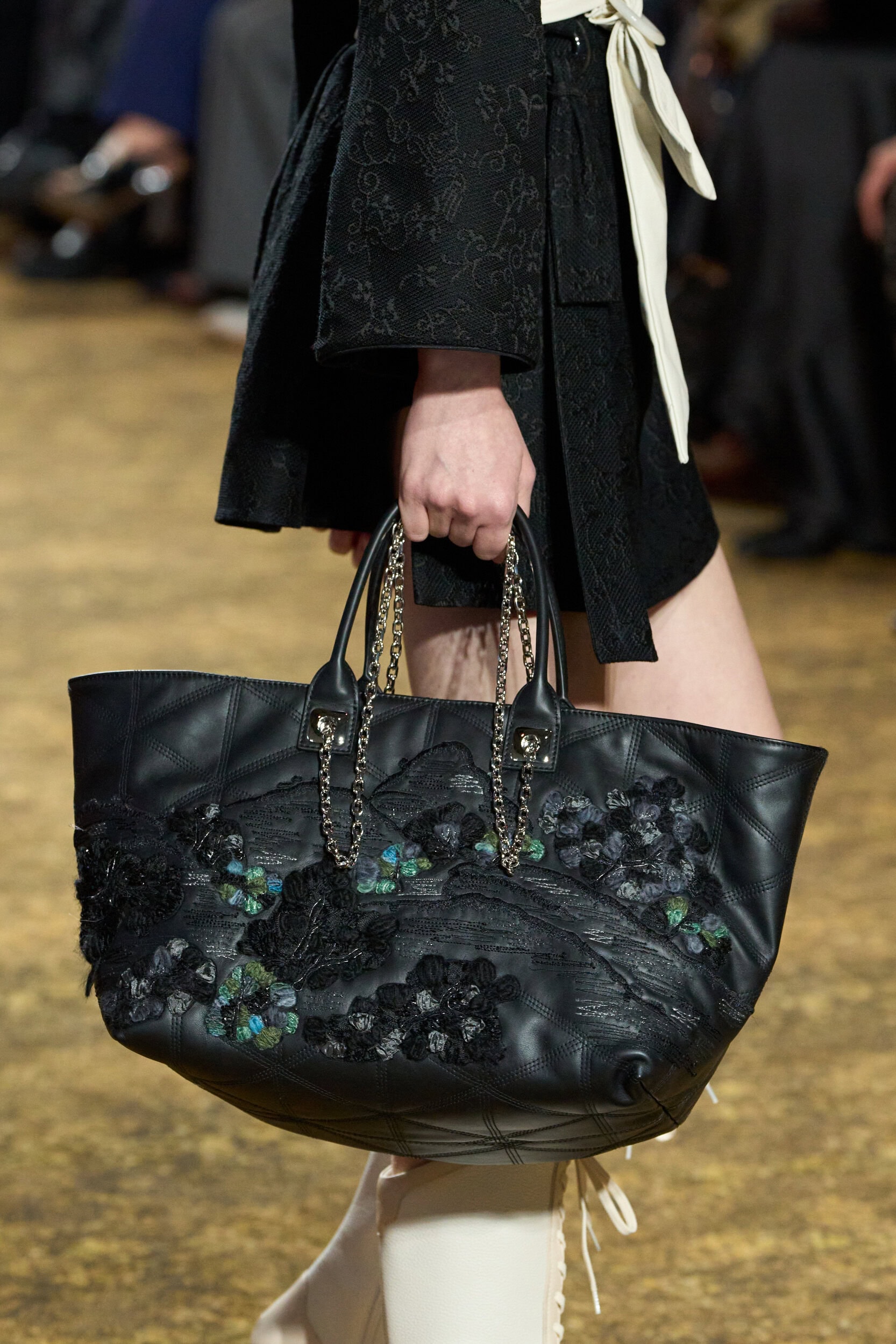 Shiatzy Chen Fall 2026 Fashion Show Details