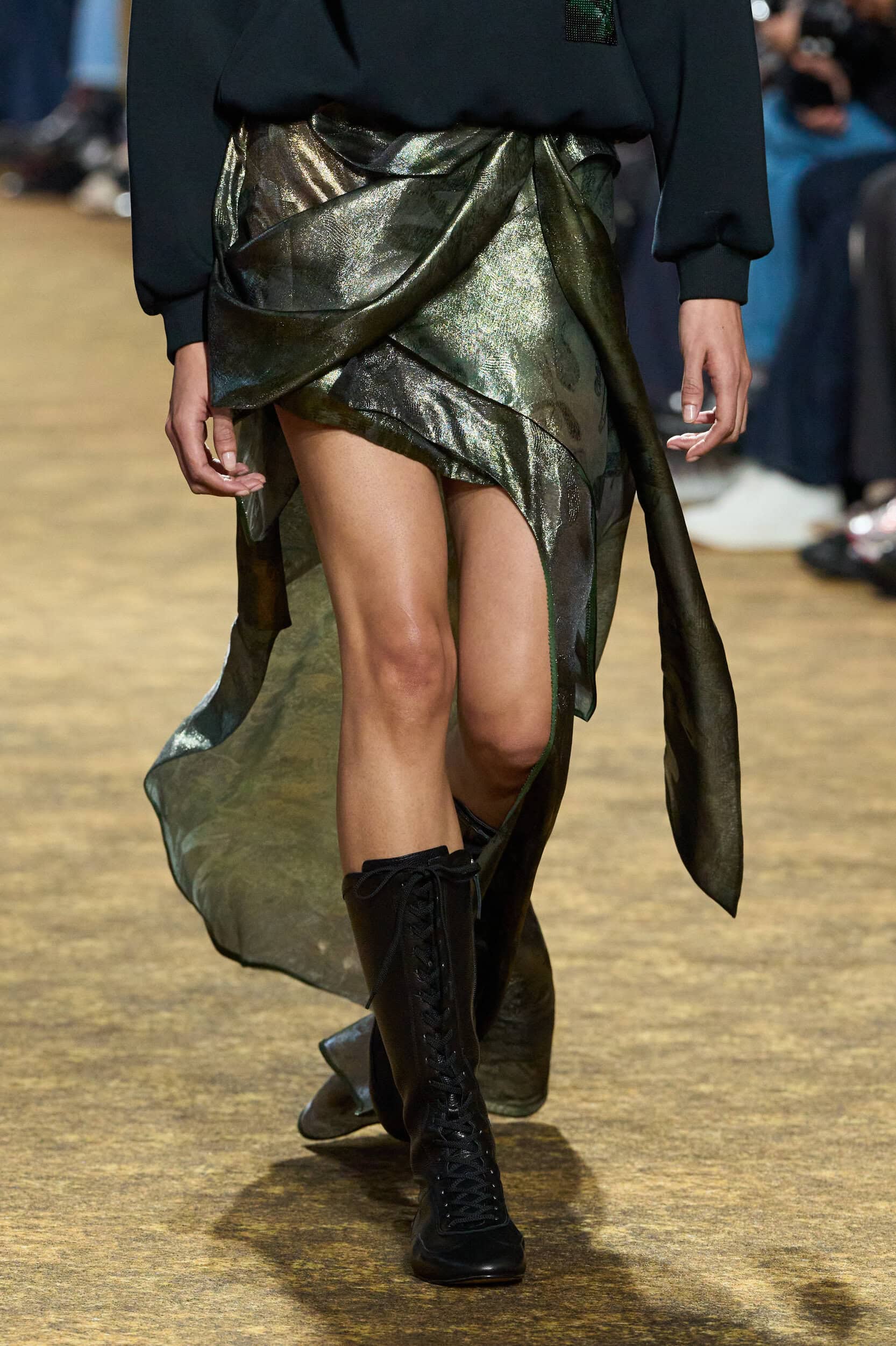 Shiatzy Chen Fall 2026 Fashion Show Details