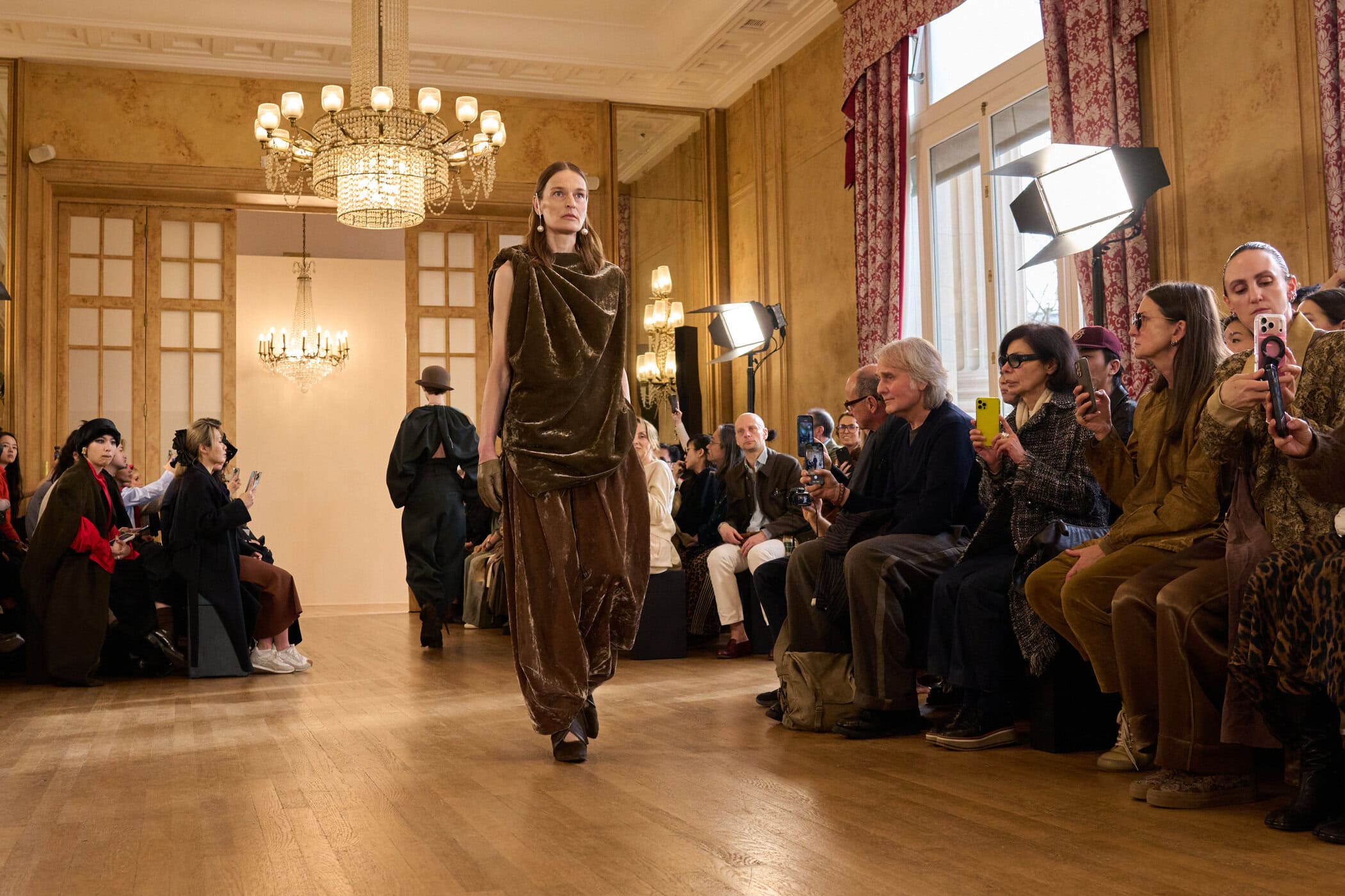 Uma Wang Fall 2026 Fashion Show Atmosphere