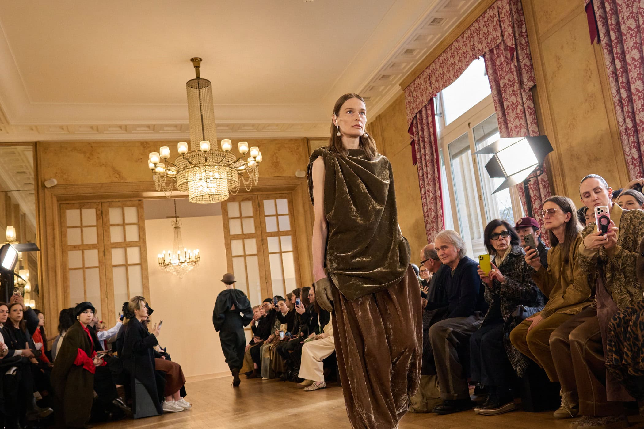 Uma Wang Fall 2026 Fashion Show Atmosphere