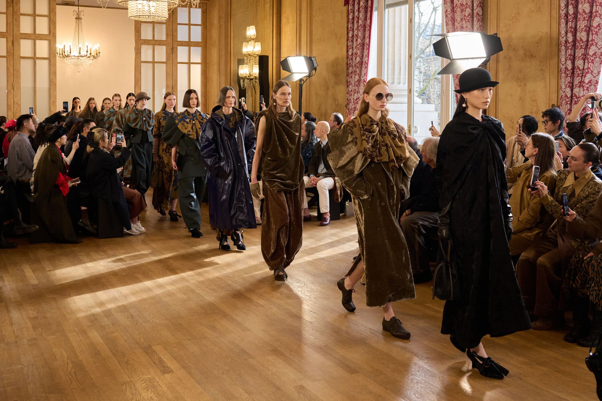 Uma Wang Fall 2026 Fashion Show Atmosphere