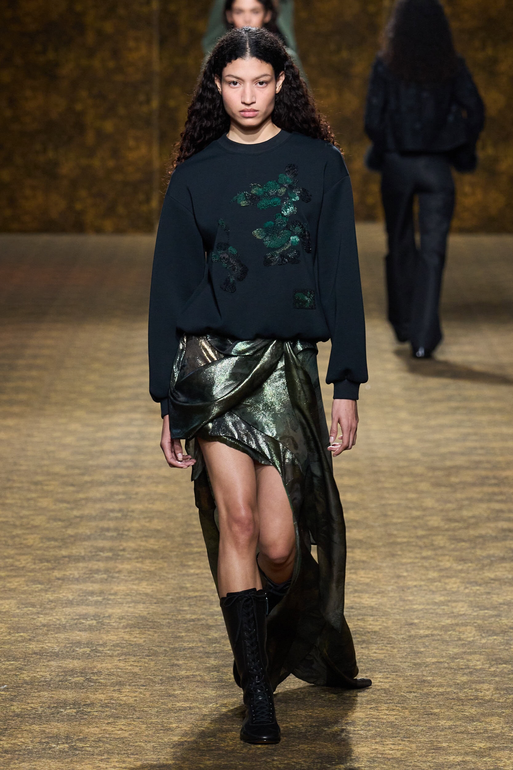 Shiatzy Chen Fall 2026 Fashion Show