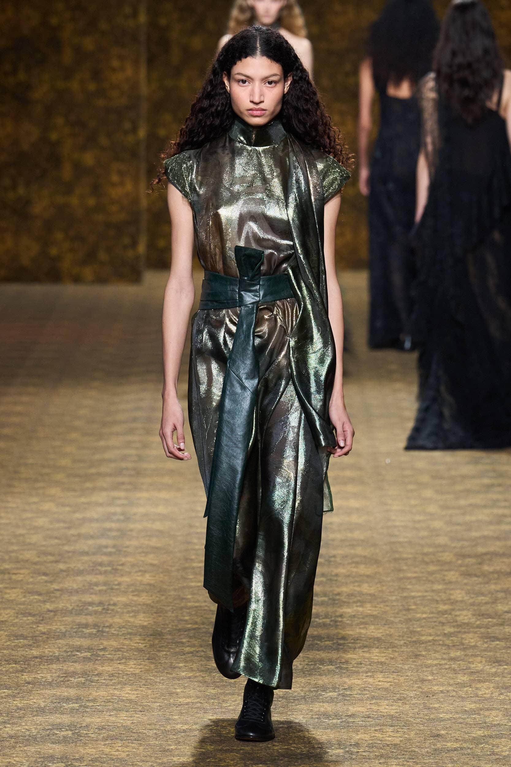 Shiatzy Chen Fall 2026 Fashion Show