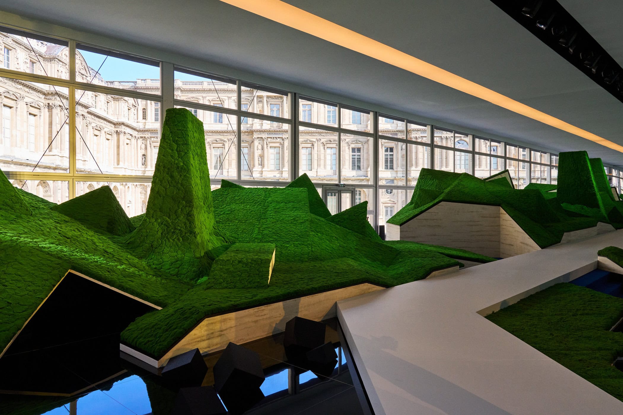 Louis Vuitton Fall 2026 Fashion Show Atmosphere