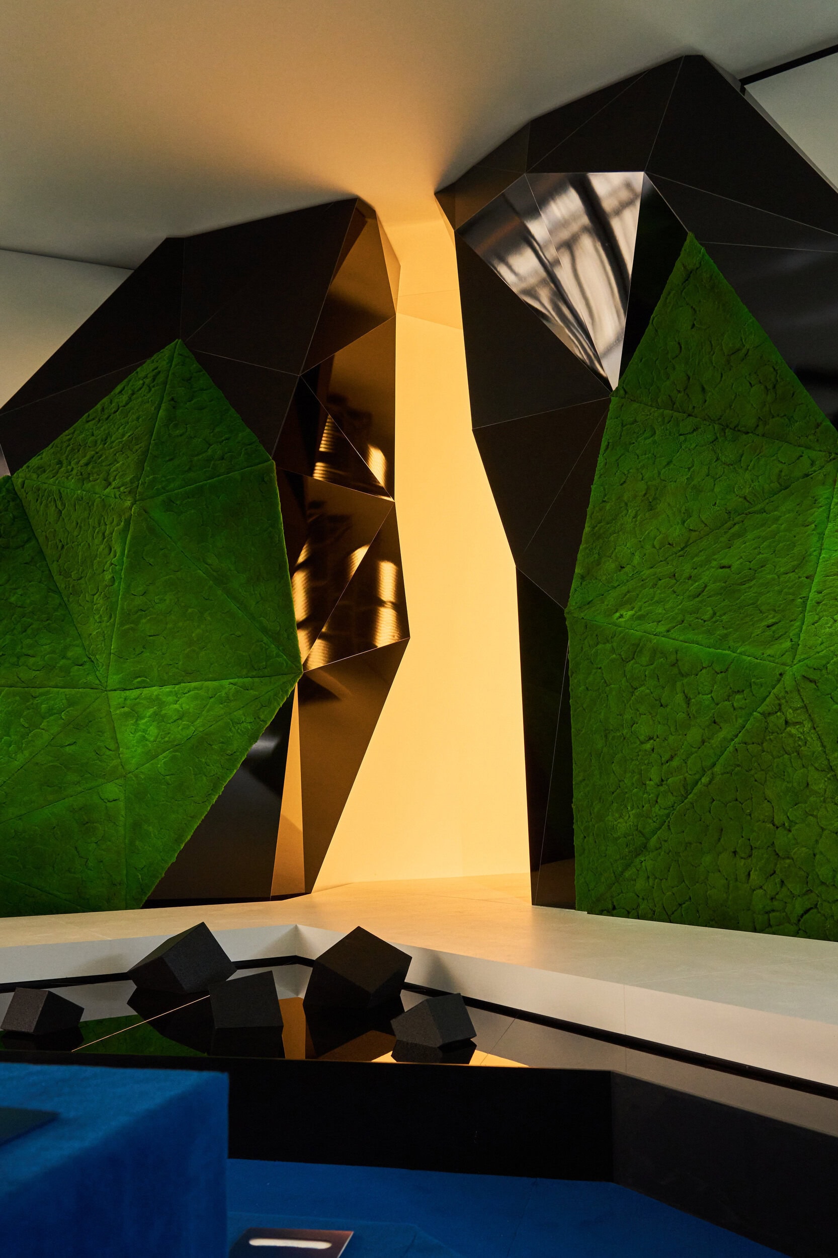 Louis Vuitton Fall 2026 Fashion Show Atmosphere