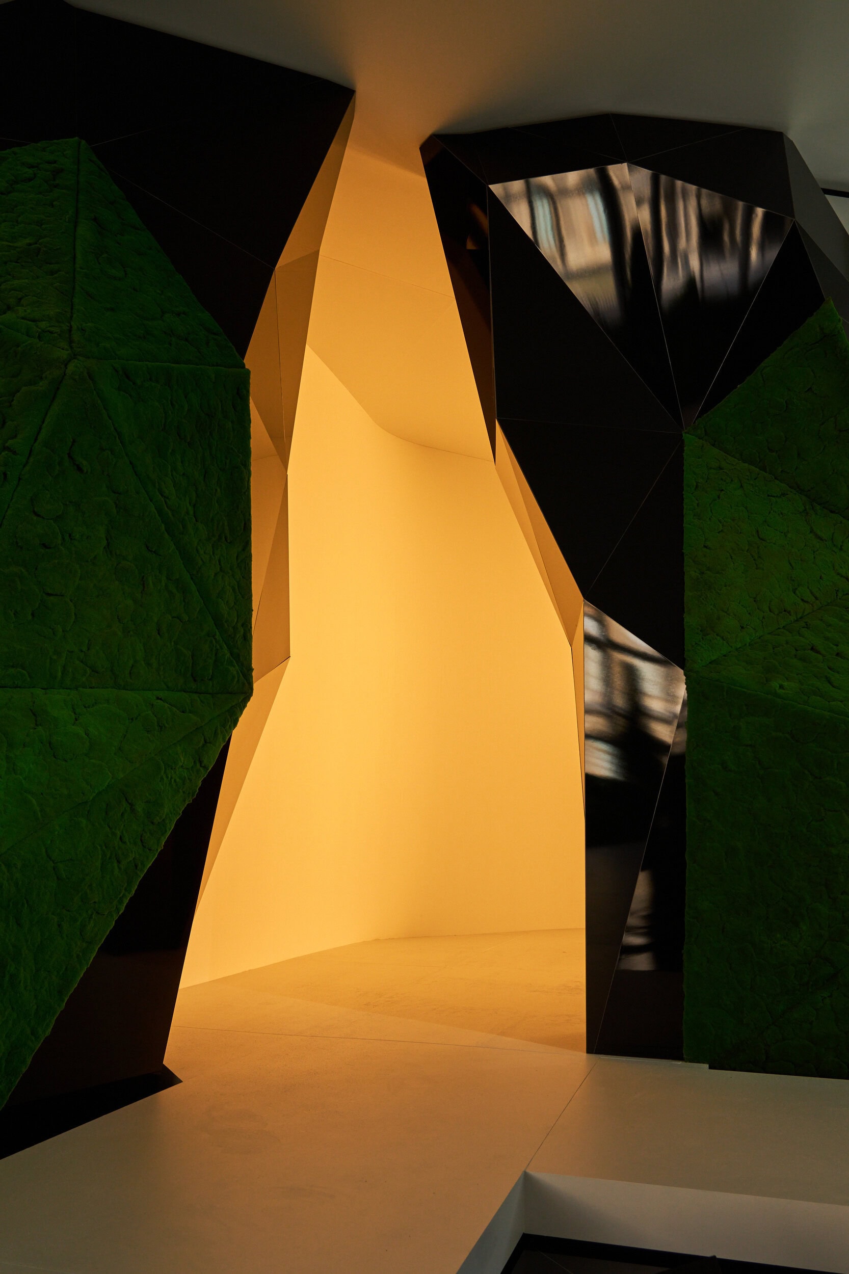 Louis Vuitton Fall 2026 Fashion Show Atmosphere