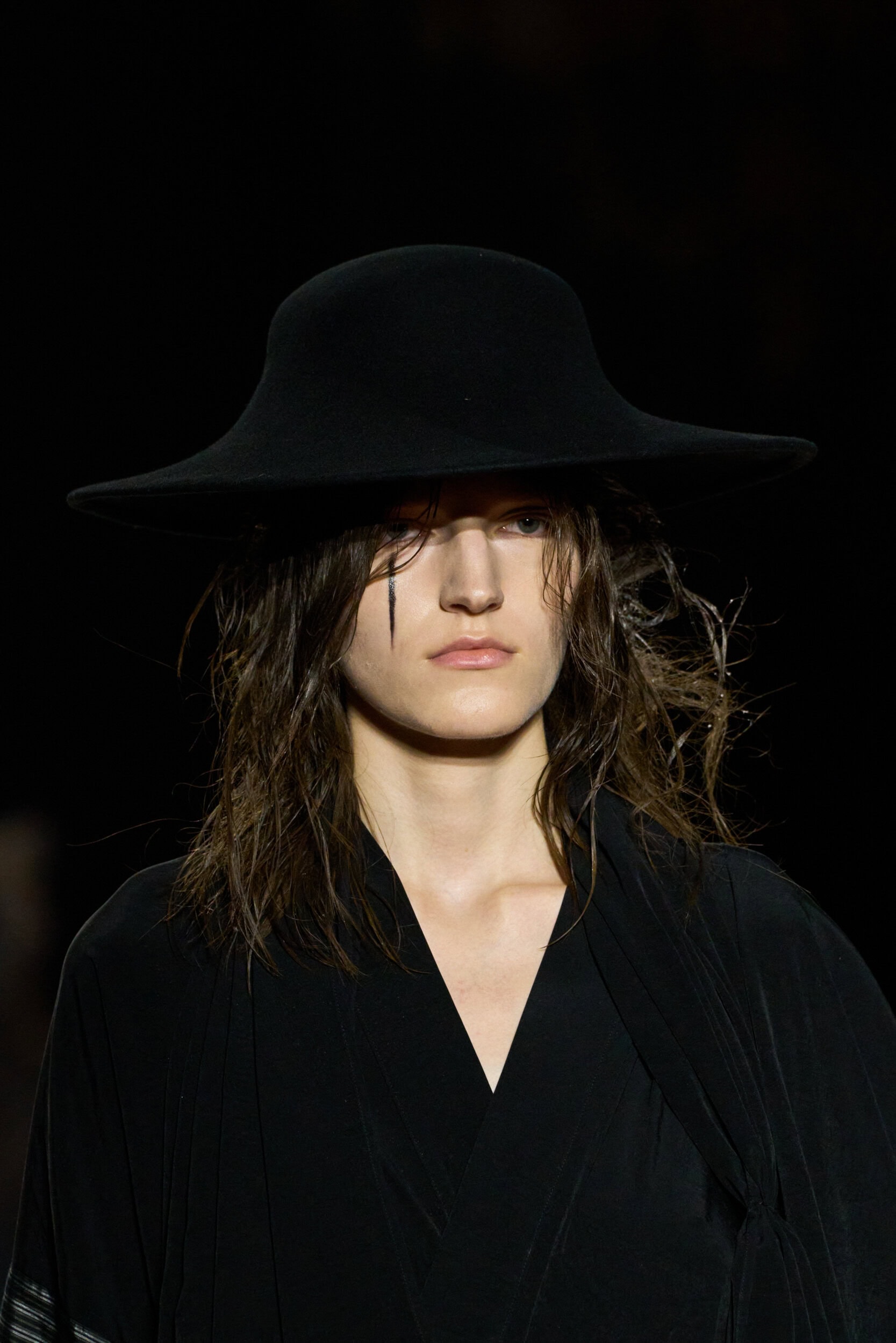 Yohji Yamamoto Fall 2026 Fashion Show Details