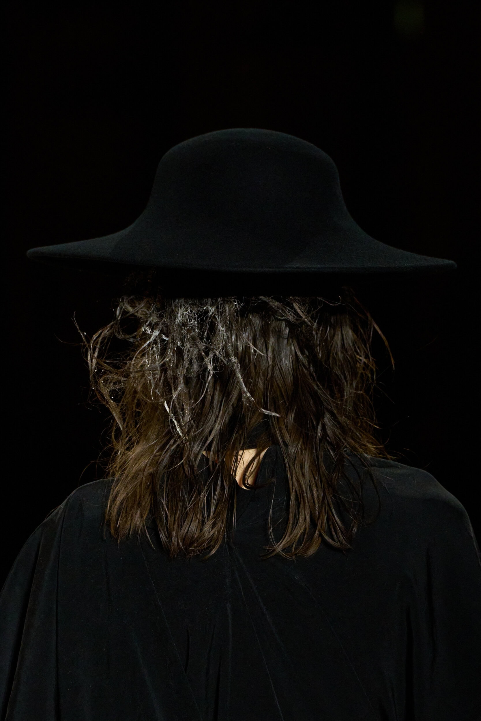 Yohji Yamamoto Fall 2026 Fashion Show Details