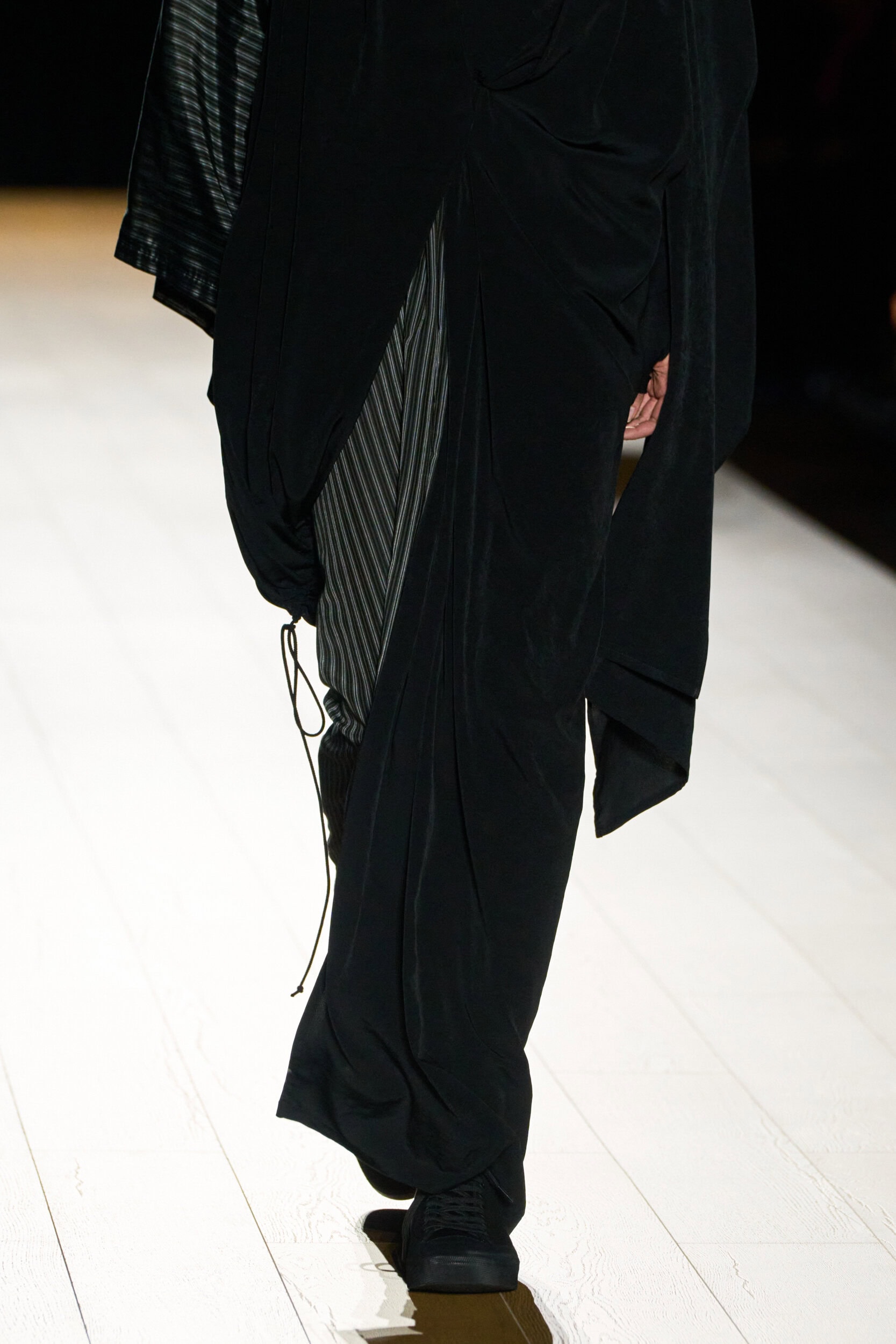 Yohji Yamamoto Fall 2026 Fashion Show Details