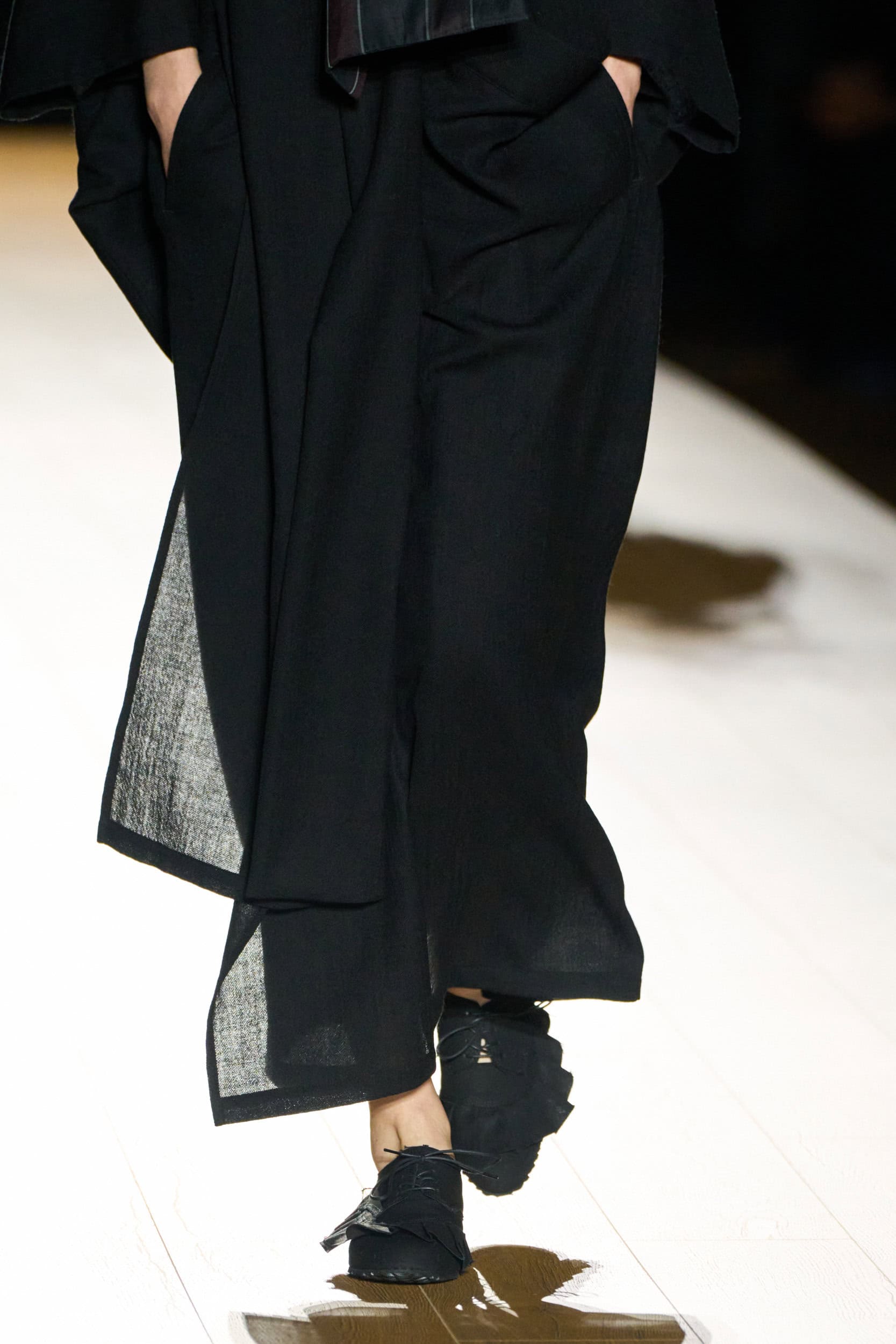 Yohji Yamamoto Fall 2026 Fashion Show Details