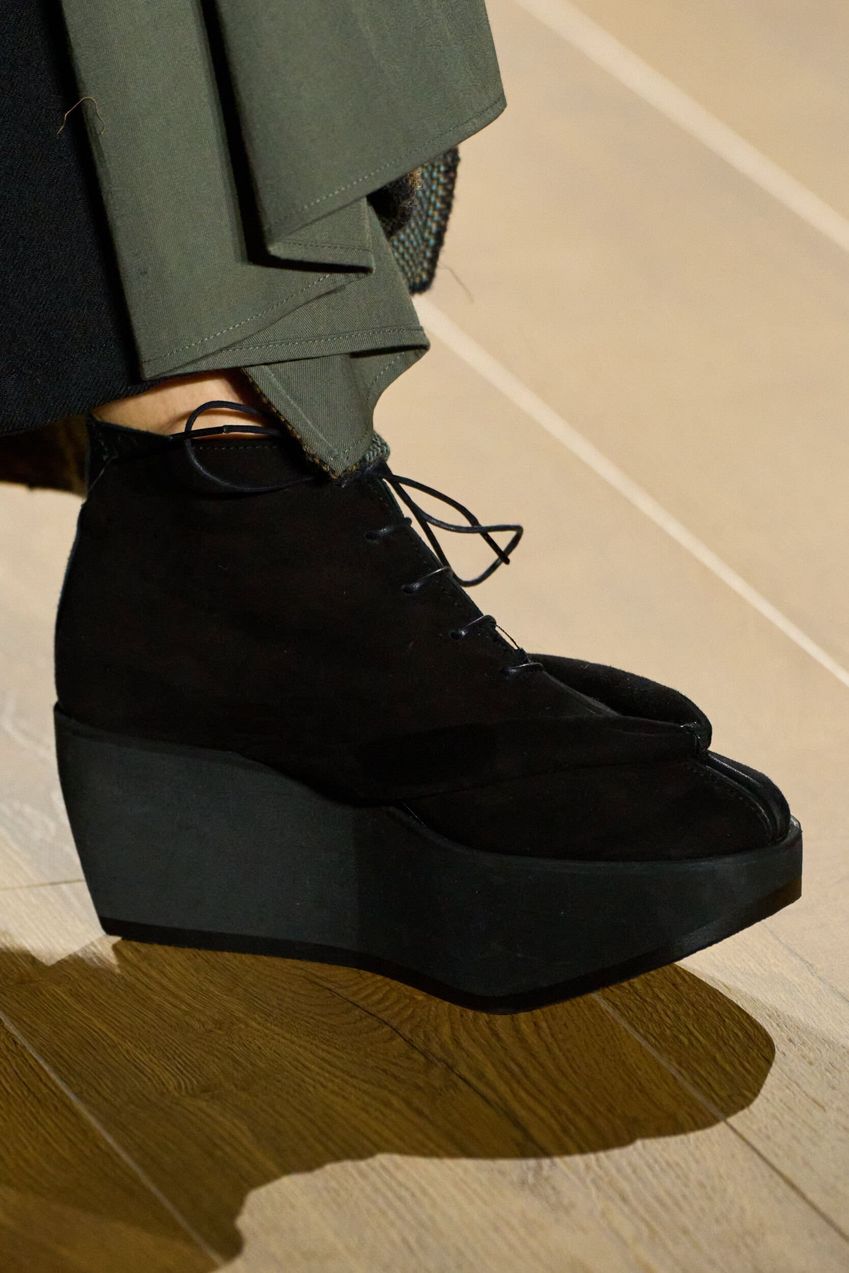 Yohji Yamamoto Fall 2026 Fashion Show Details