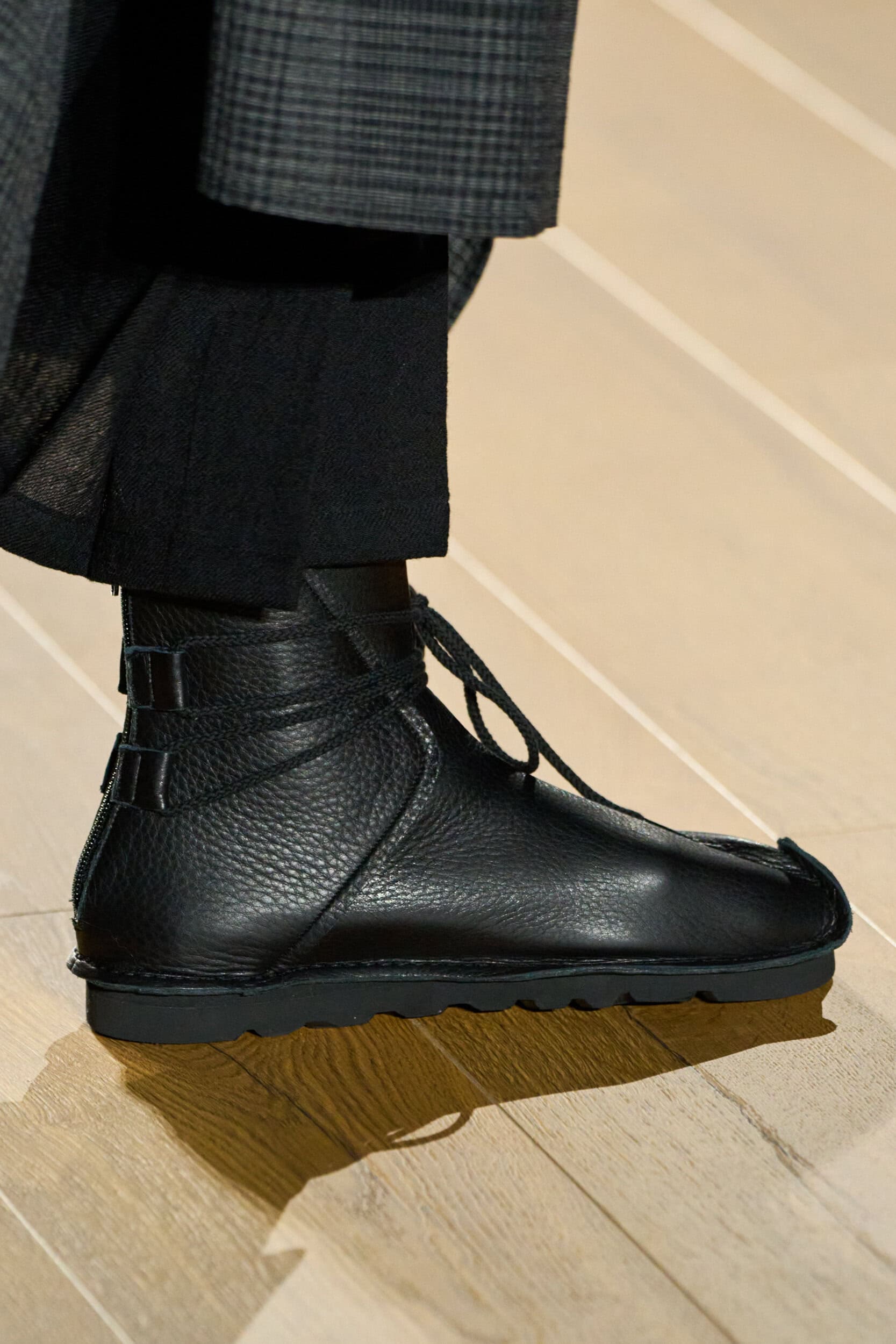 Yohji Yamamoto Fall 2026 Fashion Show Details
