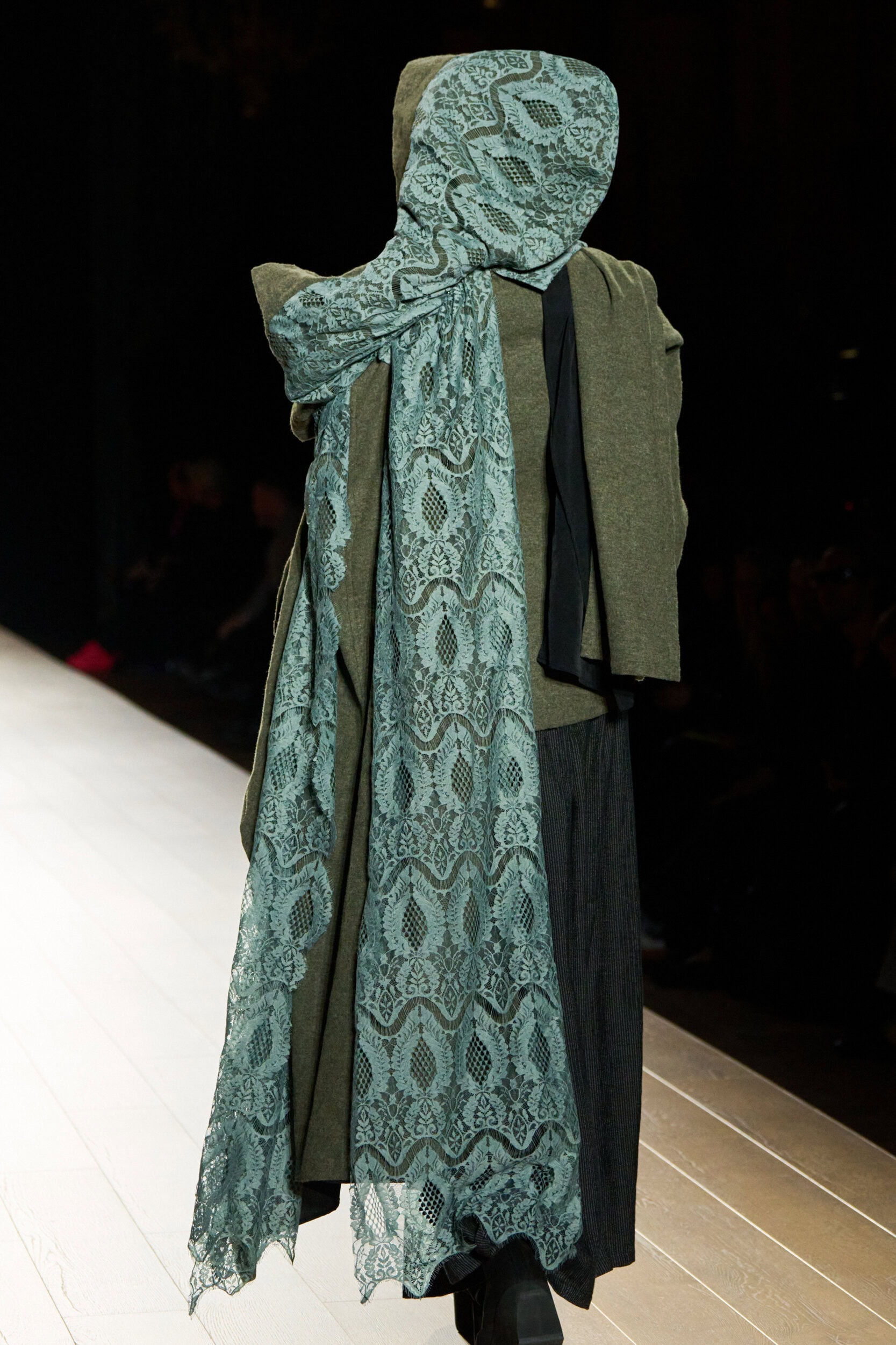 Yohji Yamamoto Fall 2026 Fashion Show Details