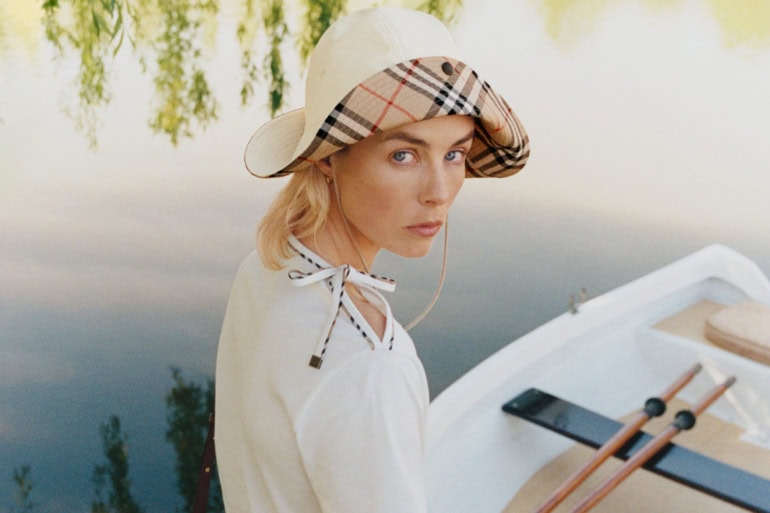 Burberry ‘Escape to the Countryside’ Ad Campaign