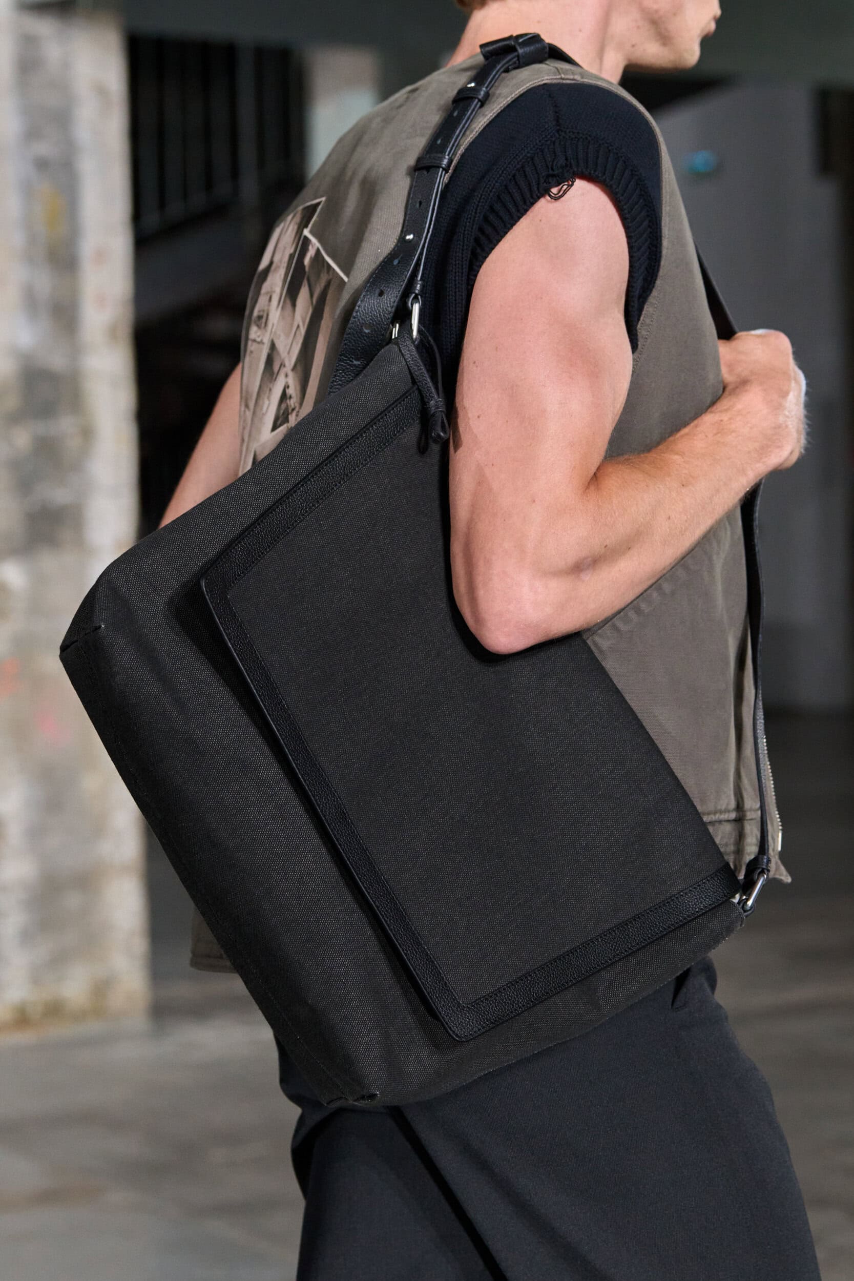 Etudes Spring 2027 Men's Fashion Show Details